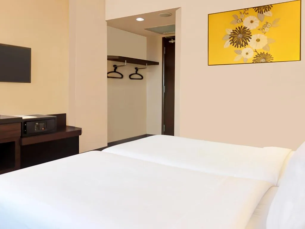 Bed in Hotel Summer View