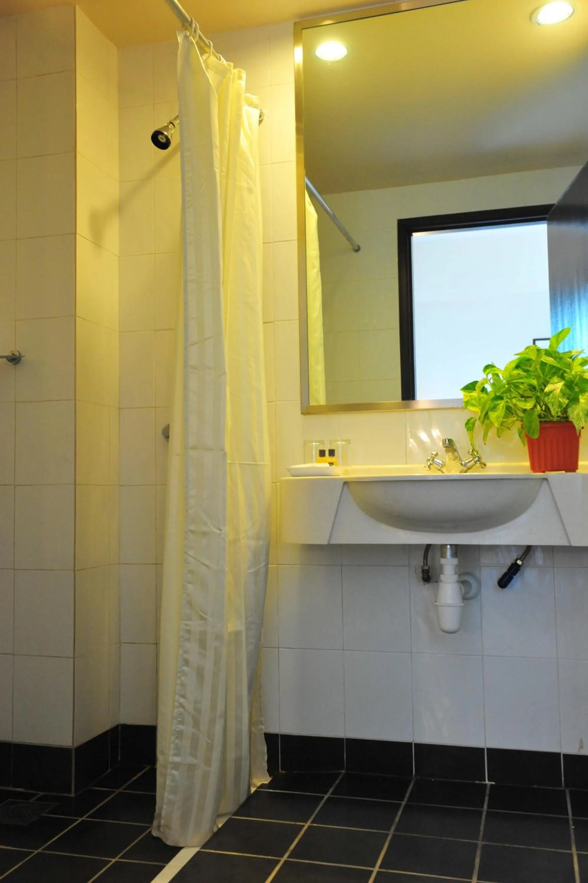 Bathroom in Hotel Summer View