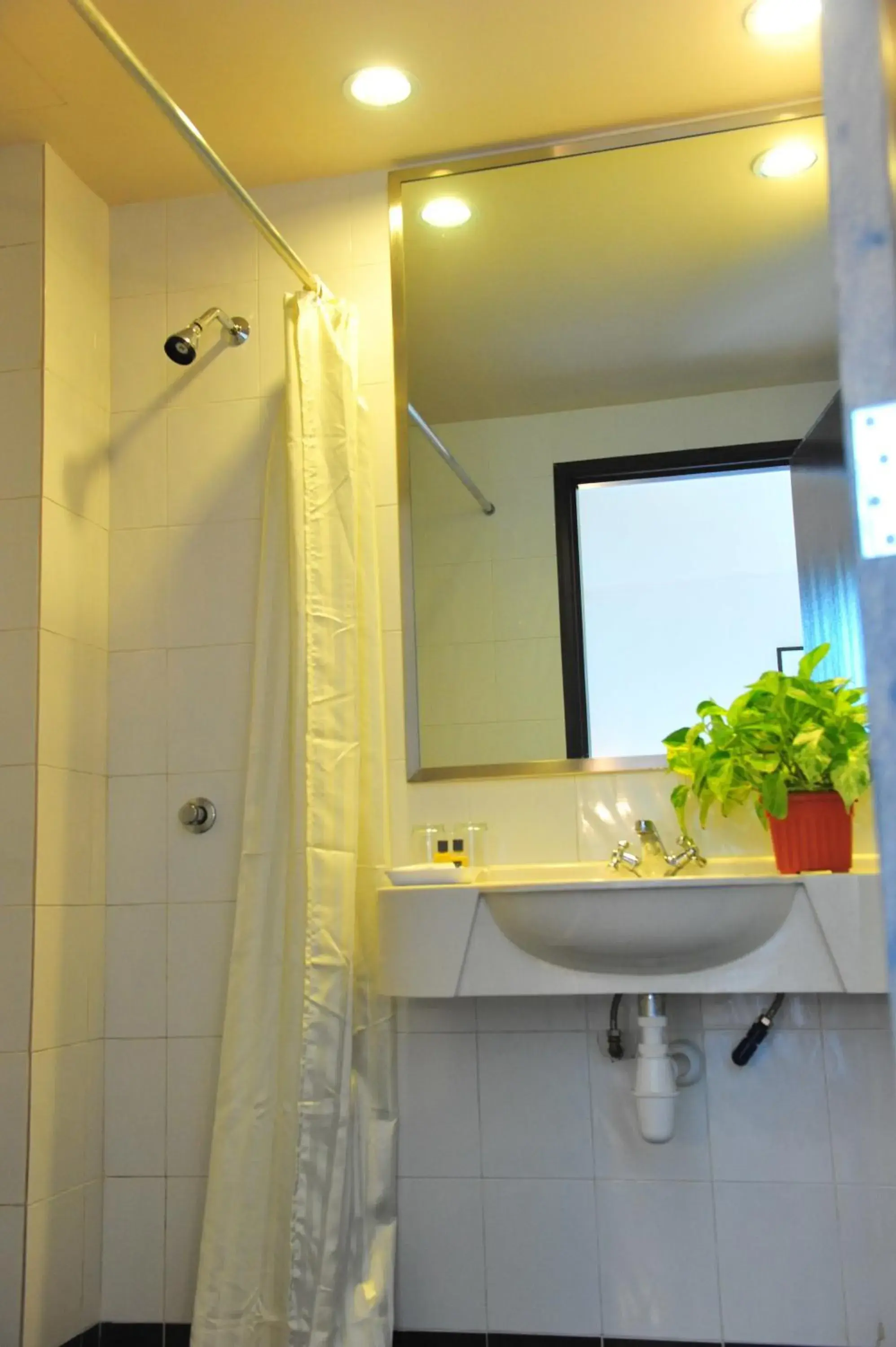 Bathroom in Hotel Summer View Bathroom in Hotel Summer View