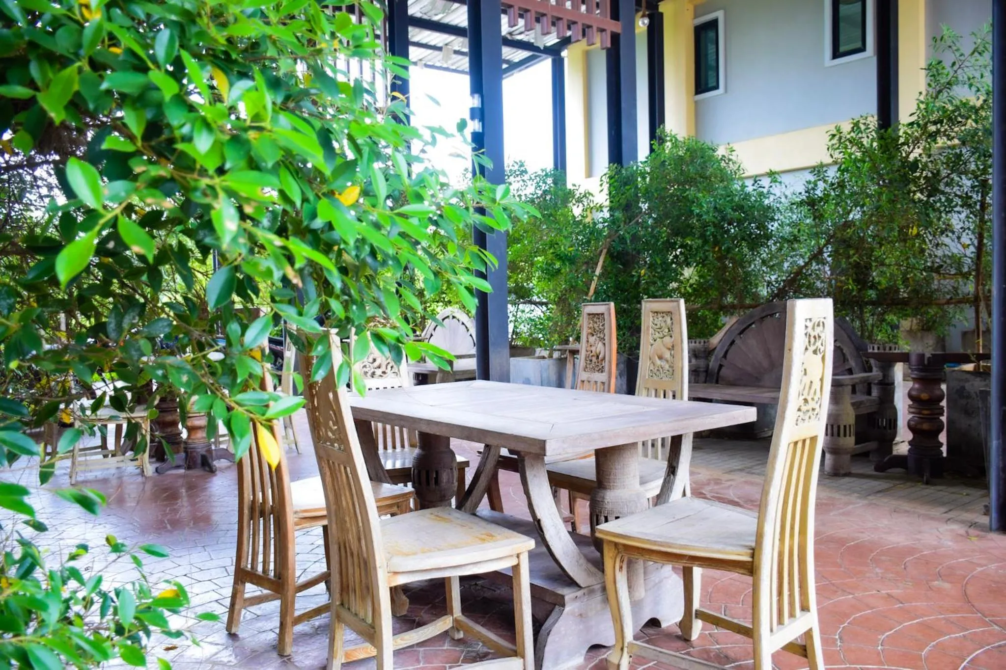 Seating area in Chivapuri Trat