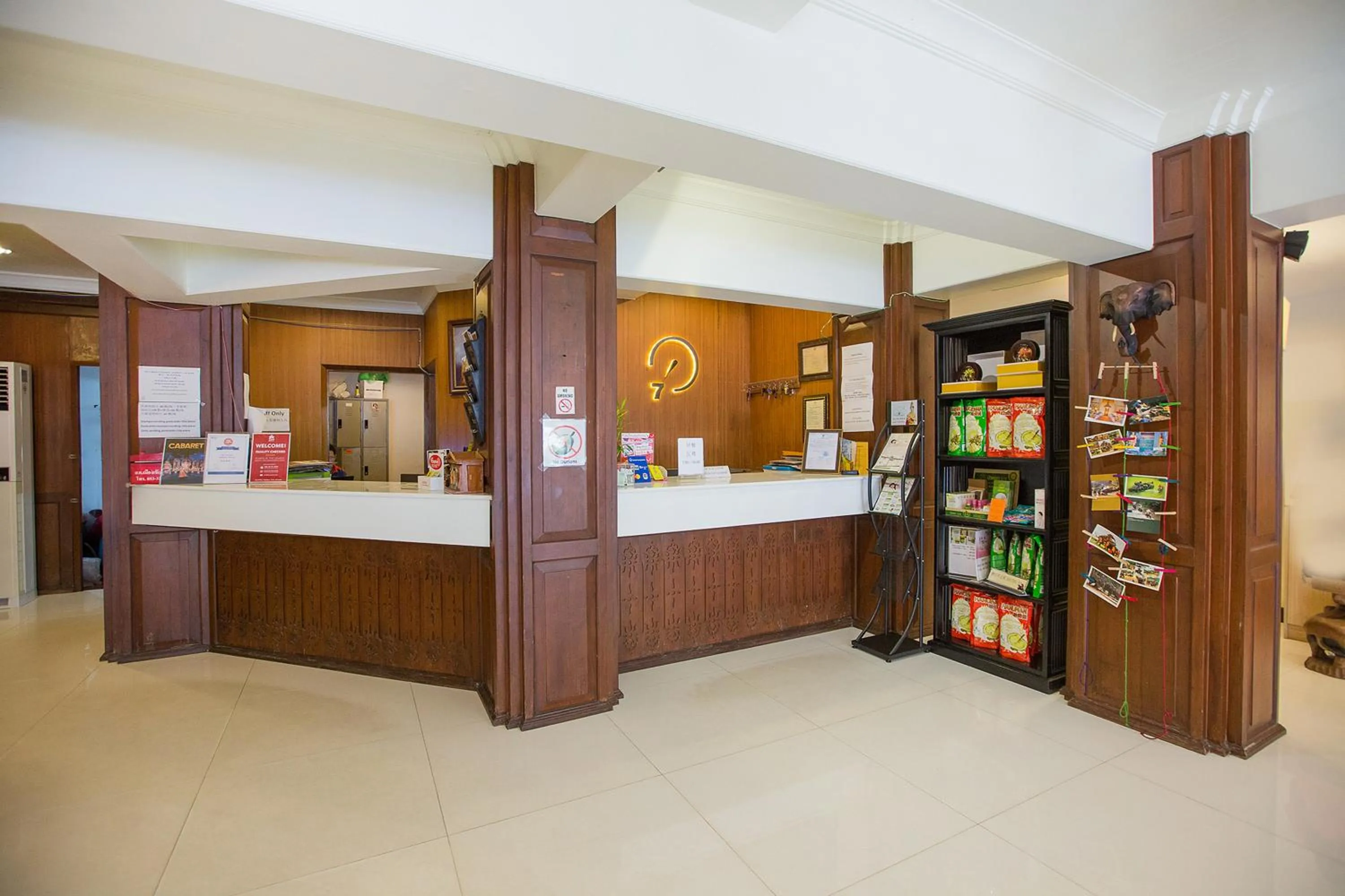 Lobby or reception in Chiang Roi 7 Days Inn