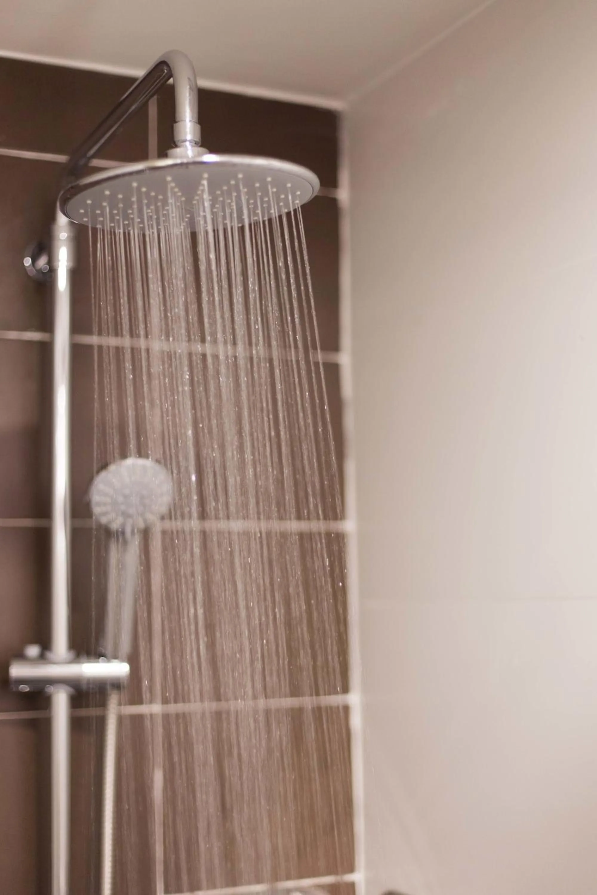 Shower in Chiang Roi 7 Days Inn