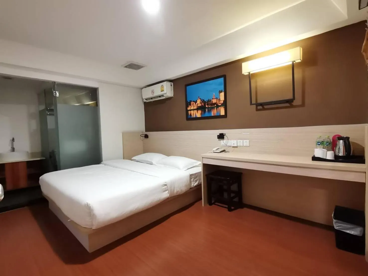 Bed in Chiang Roi 7 Days Inn