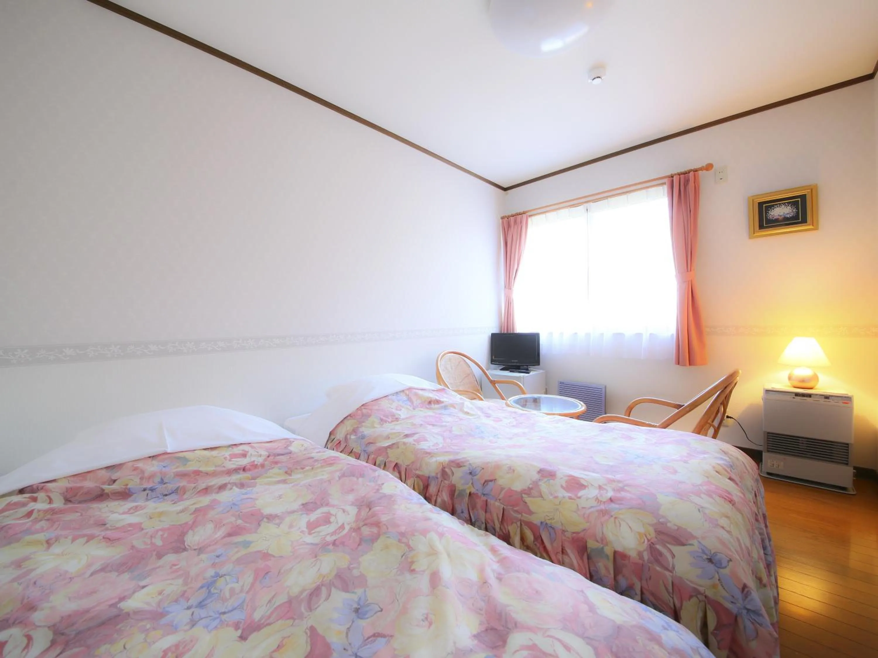 Photo of the whole room, Bed in Anise Garden