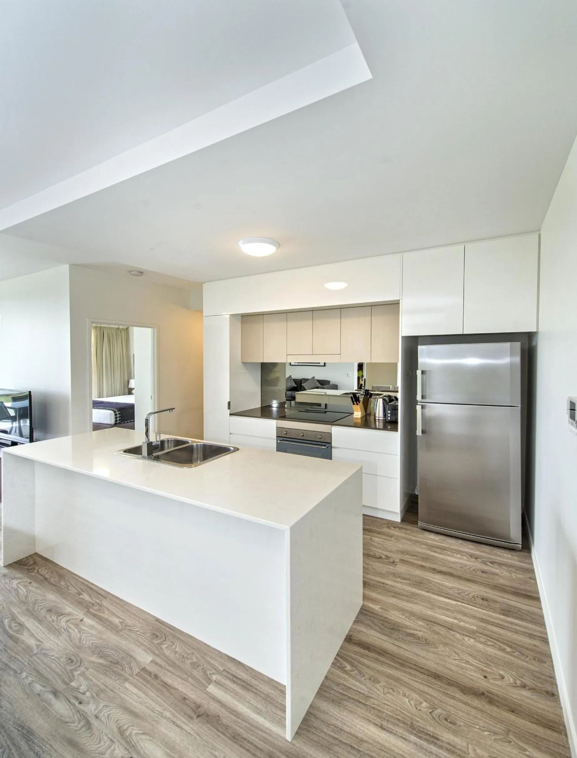 Kitchen or kitchenette in Empire Apartment Hotel Rockhampton