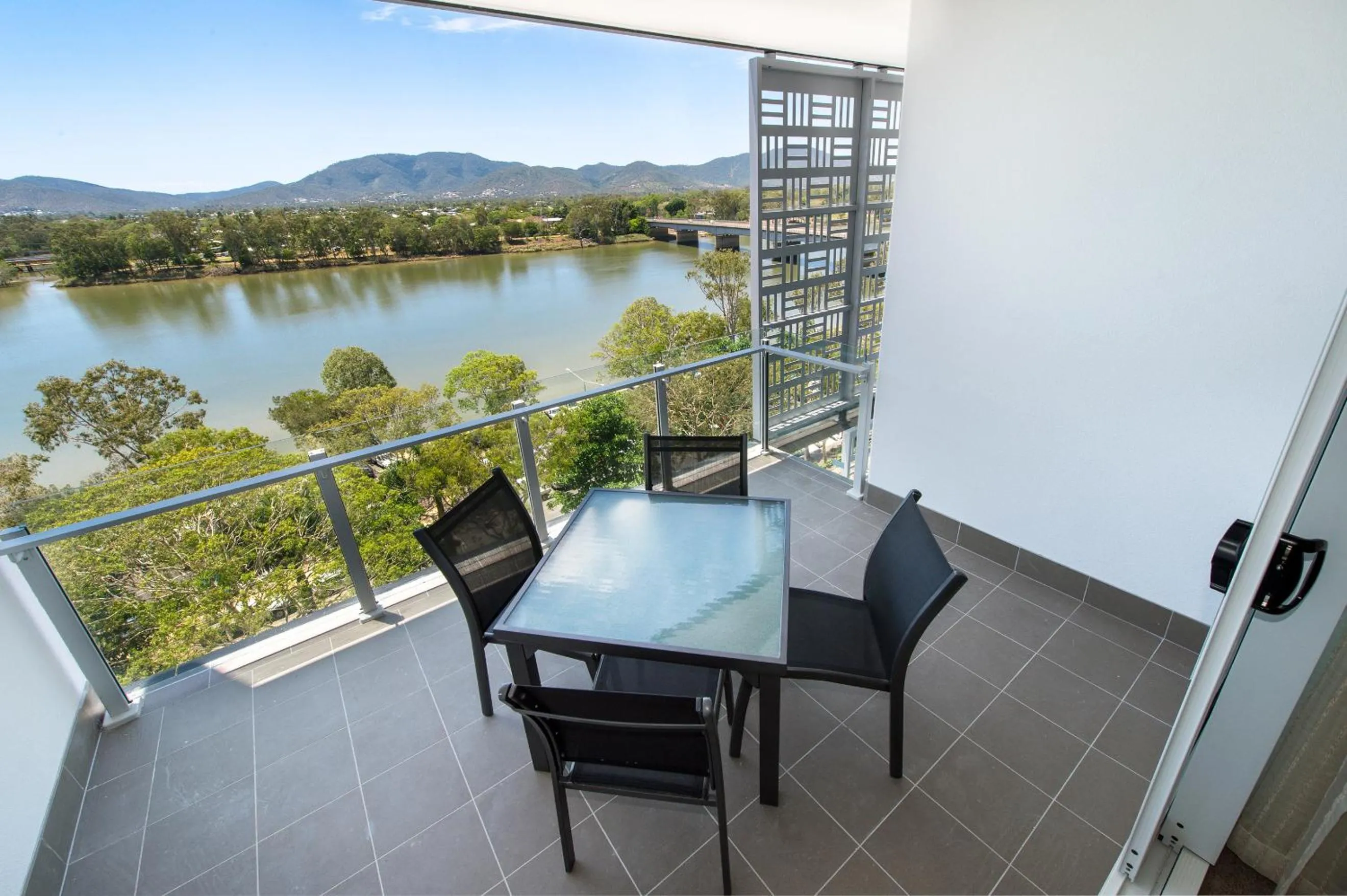 Empire Apartment Hotel Rockhampton