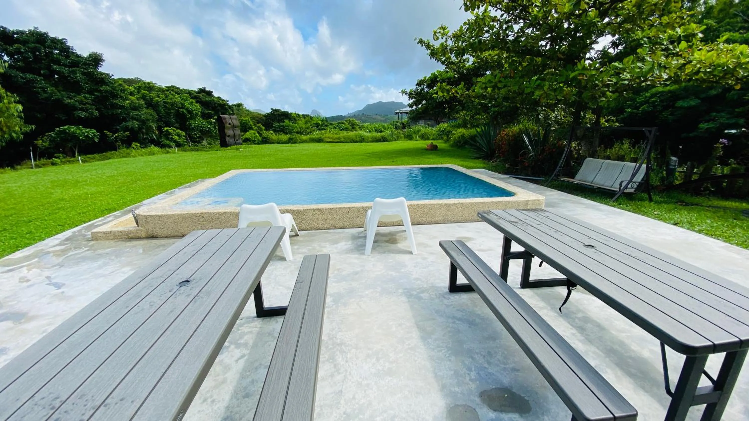 Swimming pool in Butterfly B&B