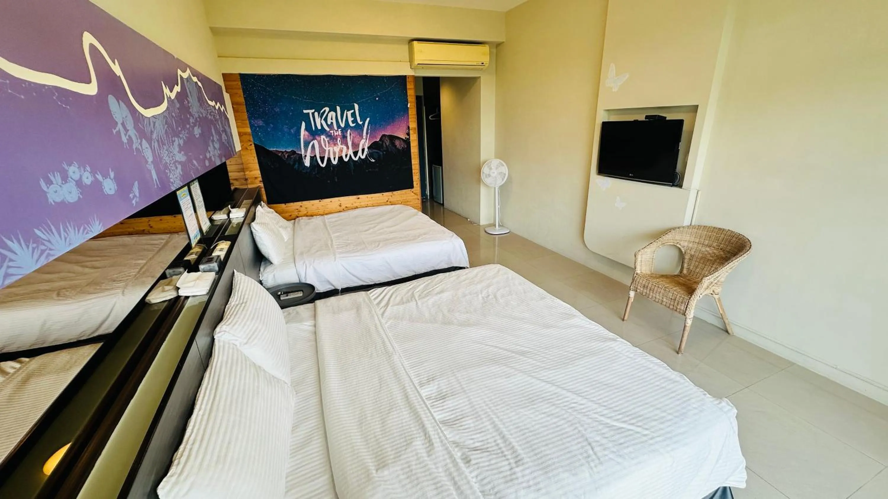 Bed in Butterfly B&B