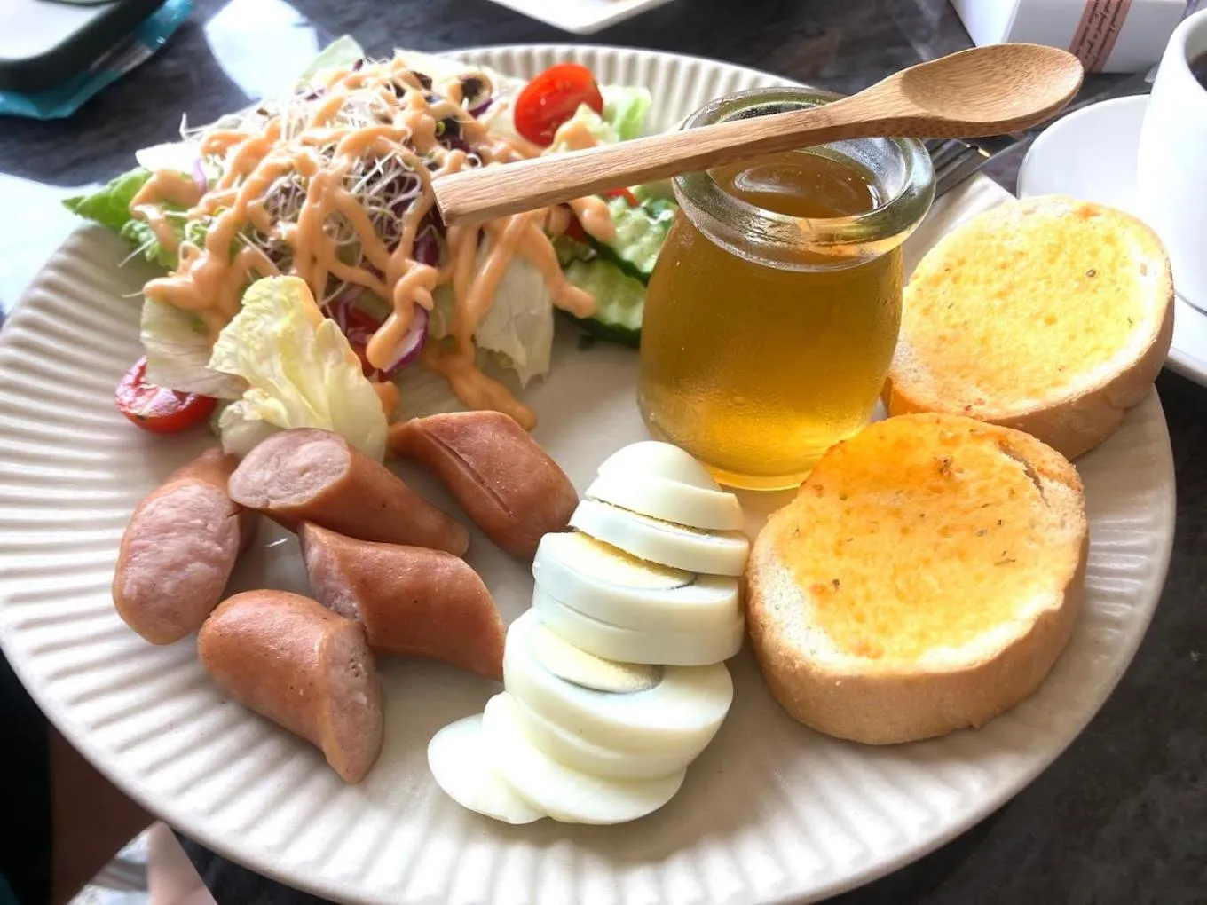 Breakfast in Butterfly B&B