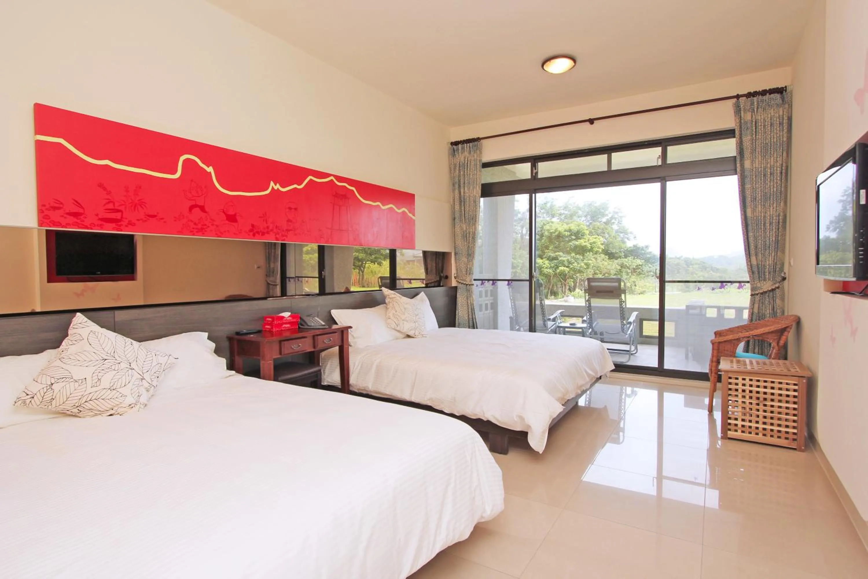 Photo of the whole room, Bed in Butterfly B&B