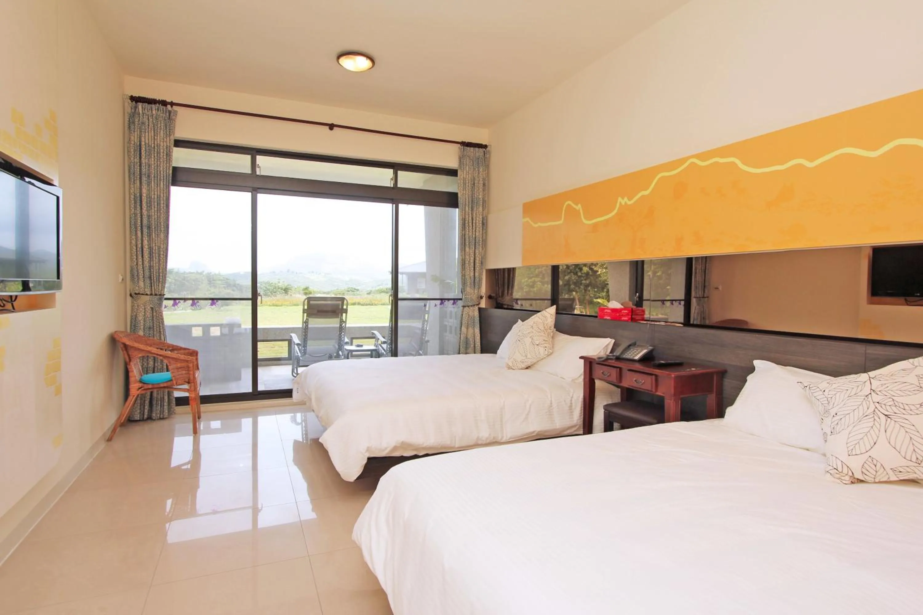 Photo of the whole room, Bed in Butterfly B&B