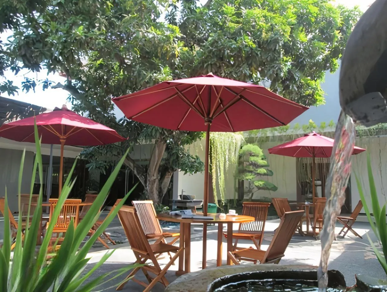 Patio in The Kanjeng Suites Kuta Galeria - Bali