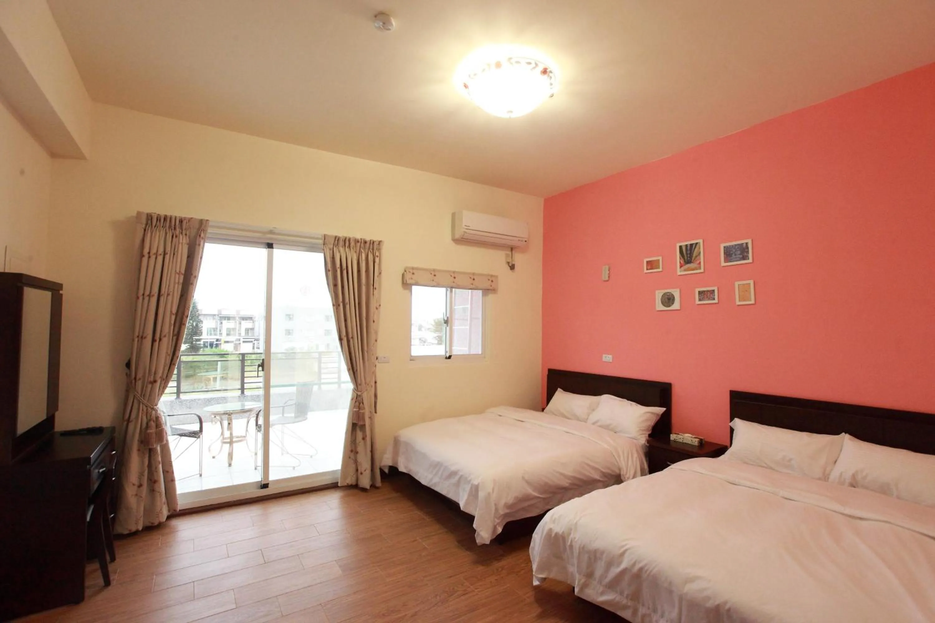 Photo of the whole room, Bed in Dali Moonlight B&B