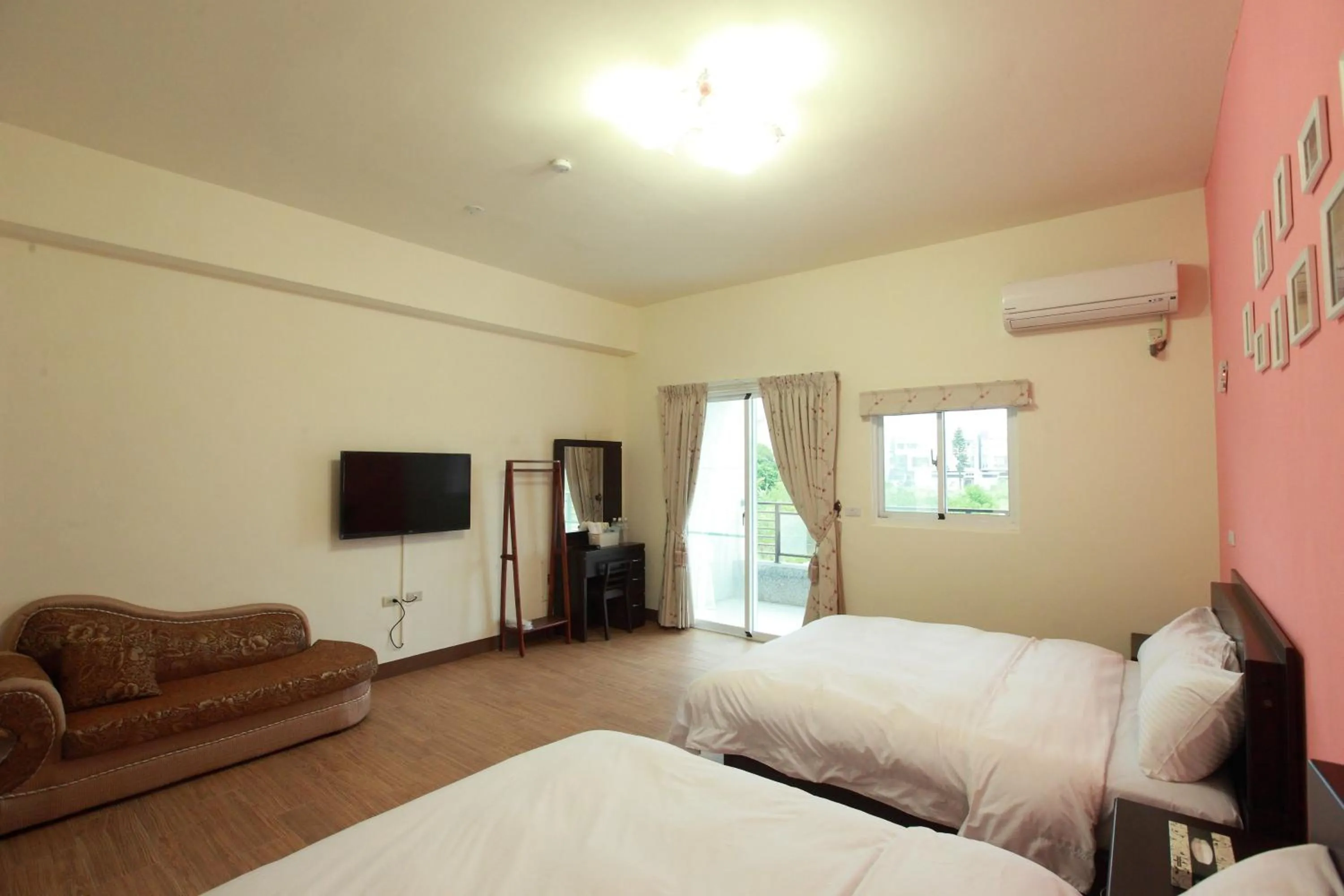 Photo of the whole room, Bed in Dali Moonlight B&B