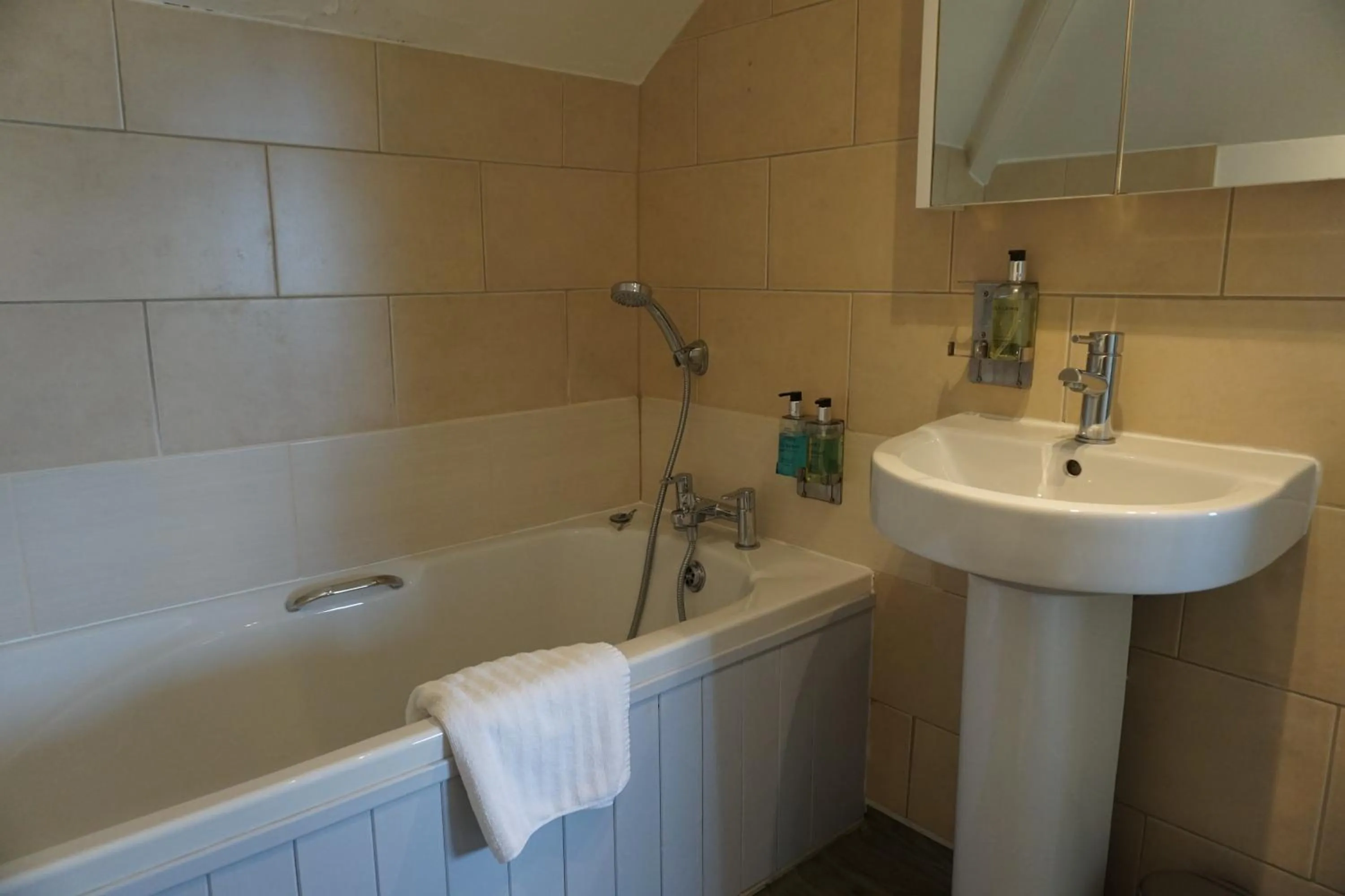 Bath in Durdle Door Hotel