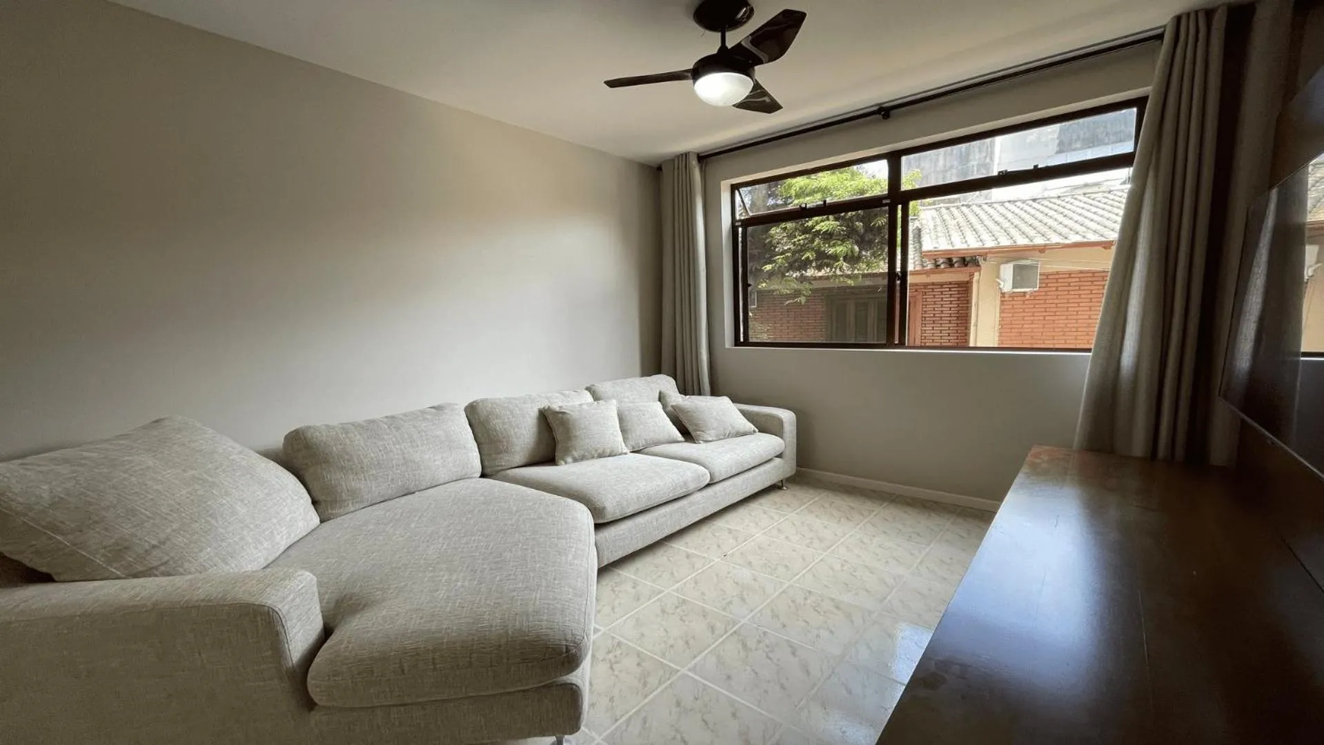 Apê Completo, A/C, Wi-Fi | 450m Praia Canasvieiras