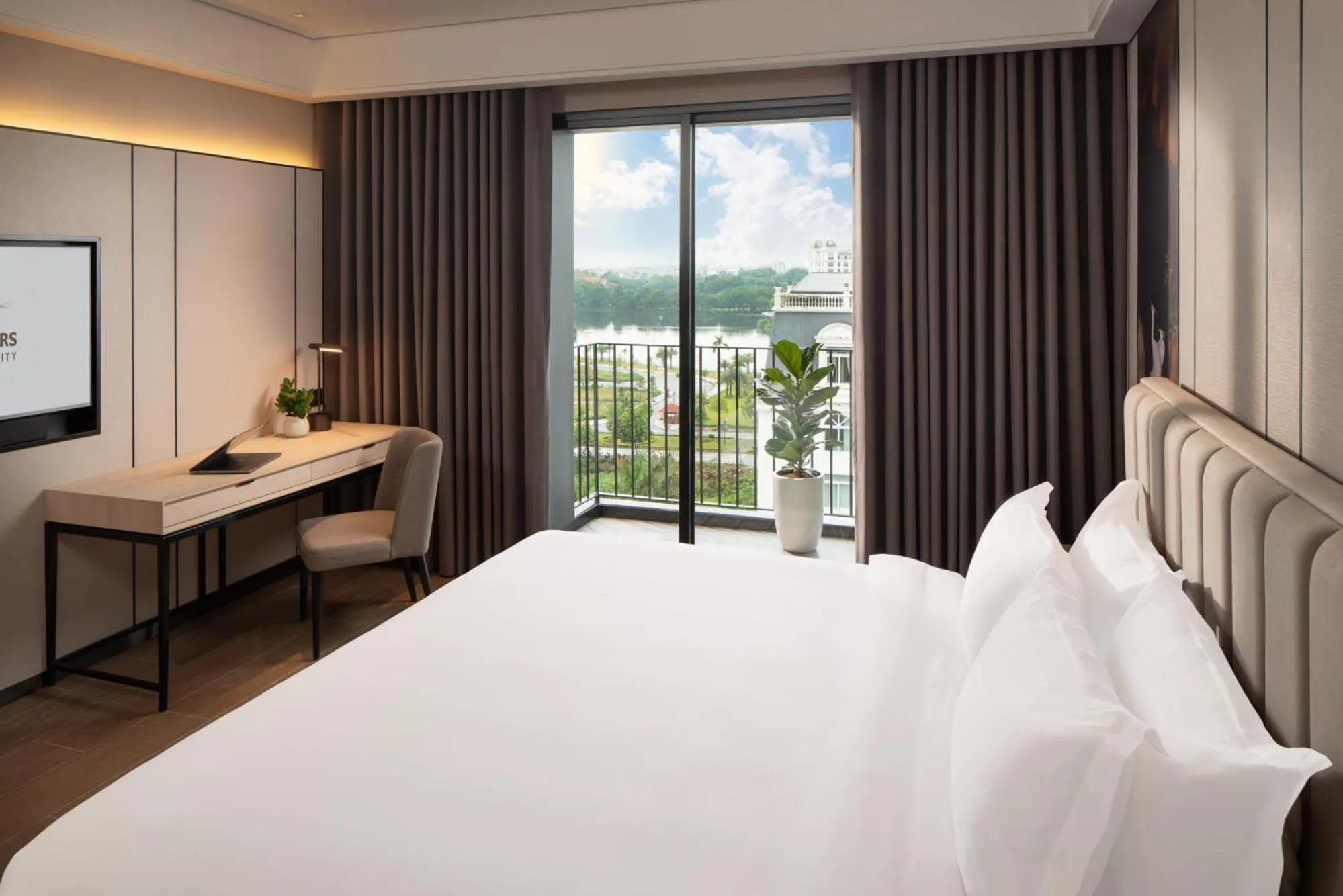 Bed in Modena by Fraser Vinh Yen