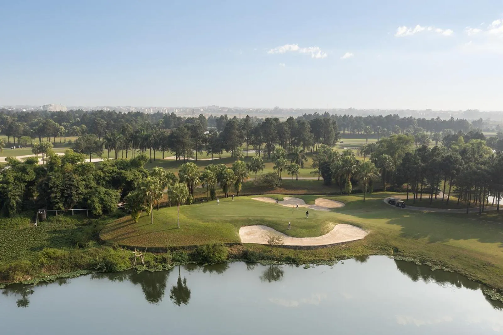 Golfcourse in Modena by Fraser Vinh Yen