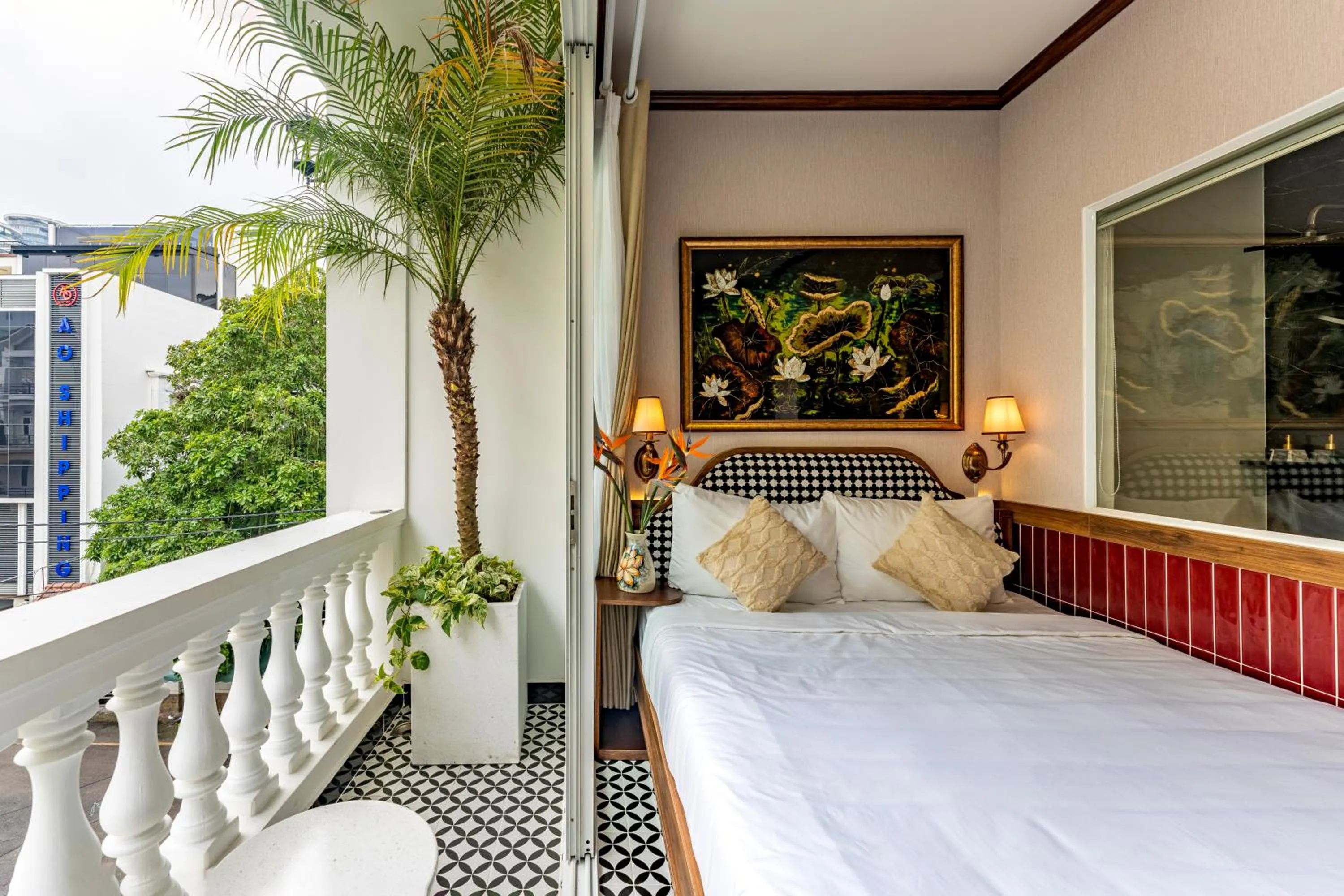 Bed in White Lotus - Heritage Hotel