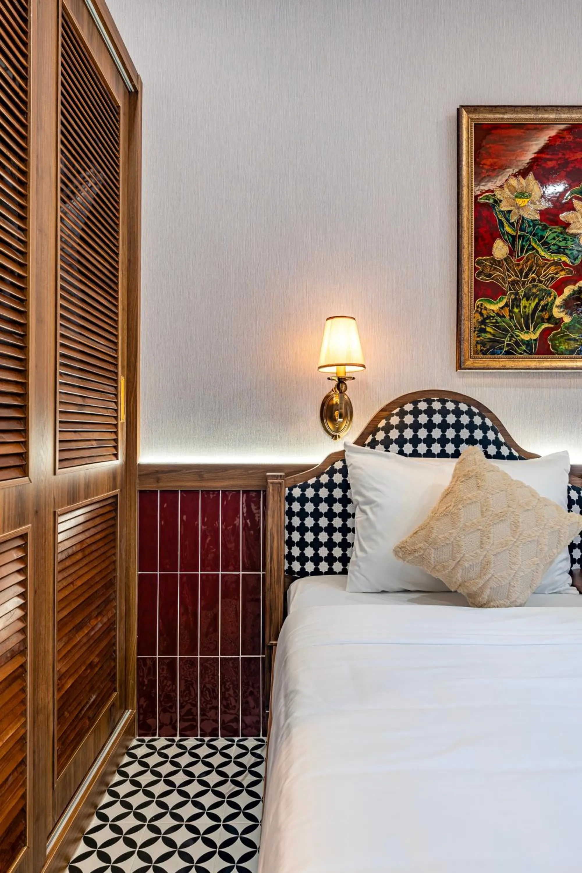 Bed in White Lotus - Heritage Hotel