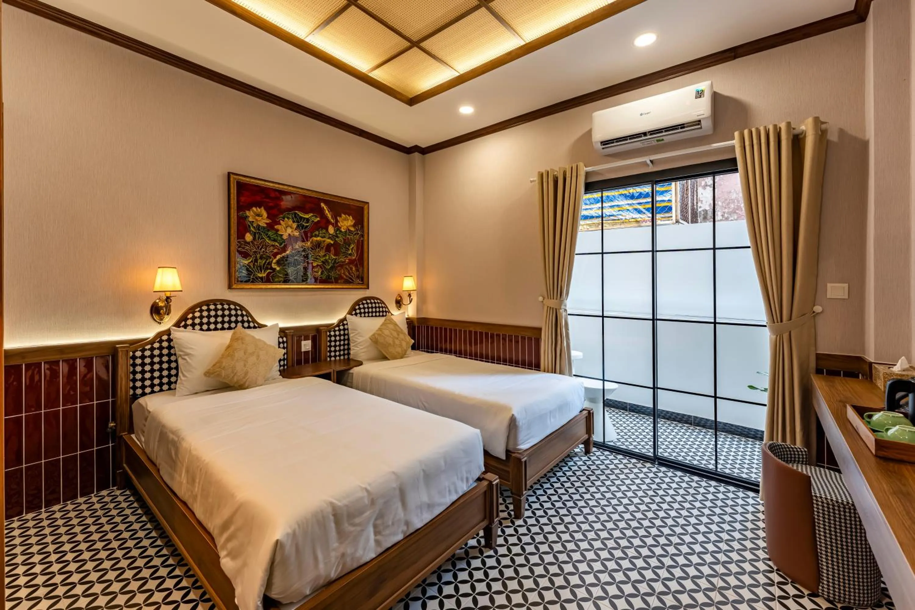 Bed in White Lotus - Heritage Hotel