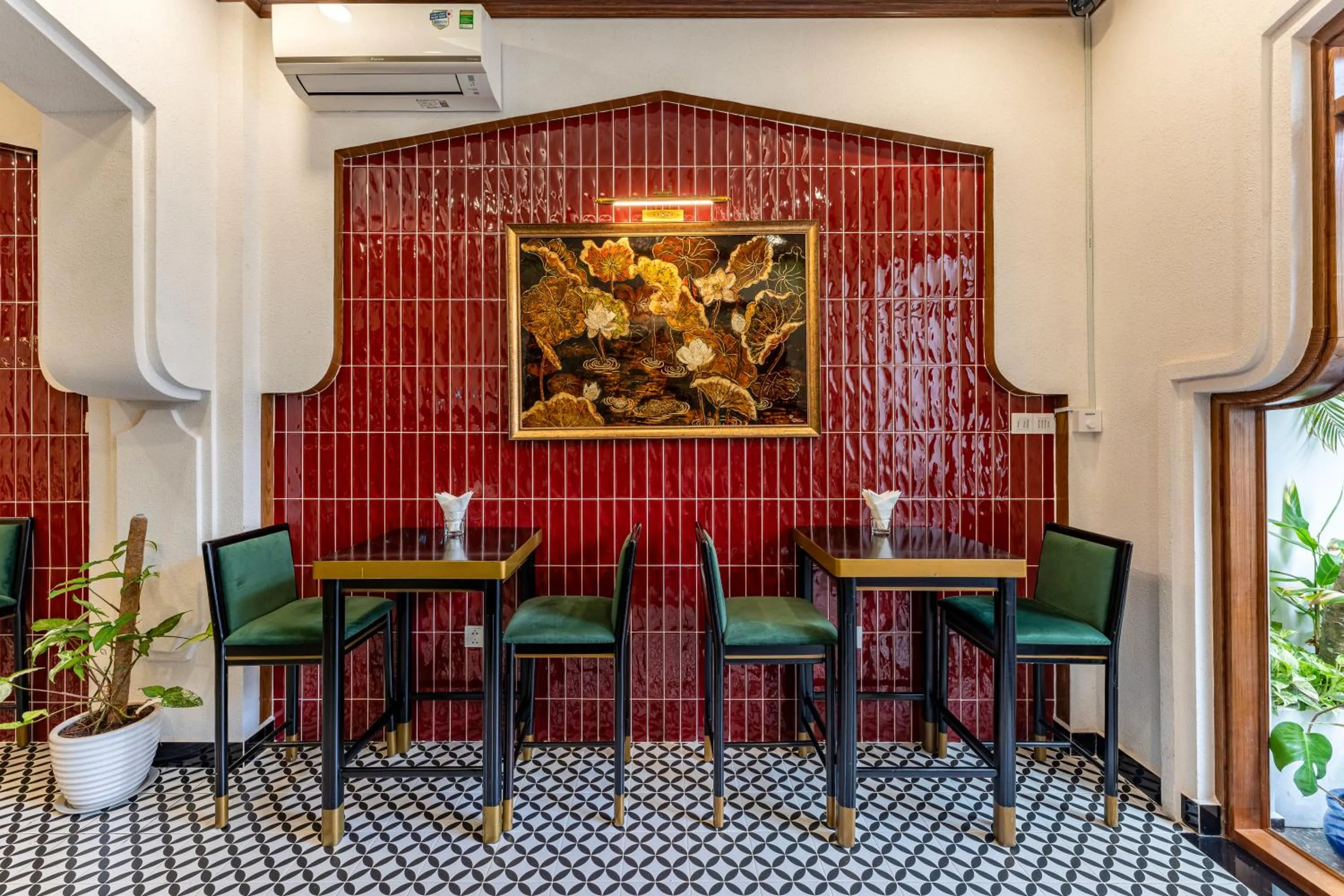 White Lotus - Heritage Hotel