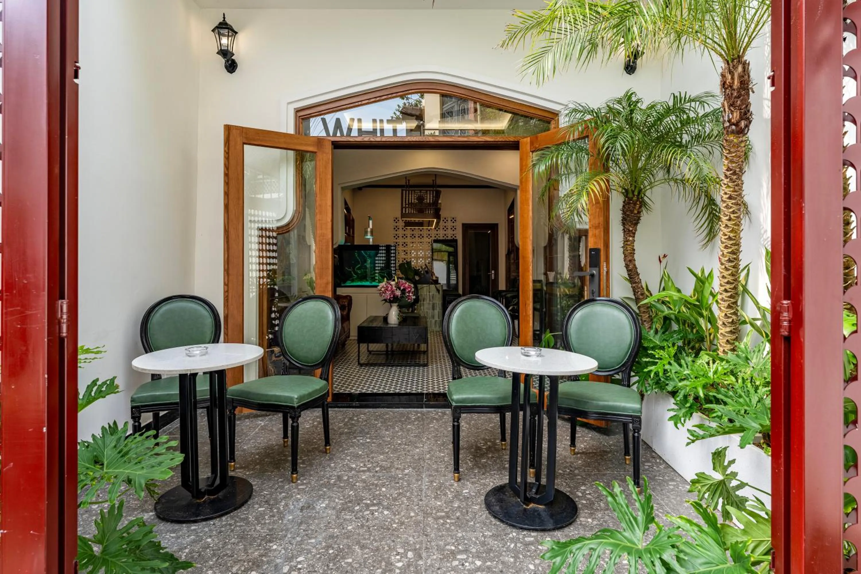 White Lotus - Heritage Hotel