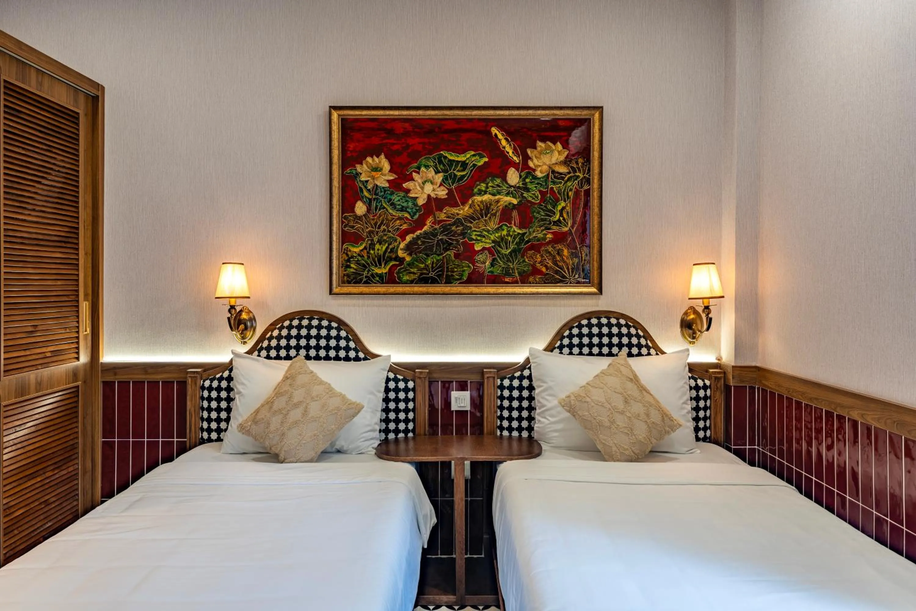 Bed in White Lotus - Heritage Hotel