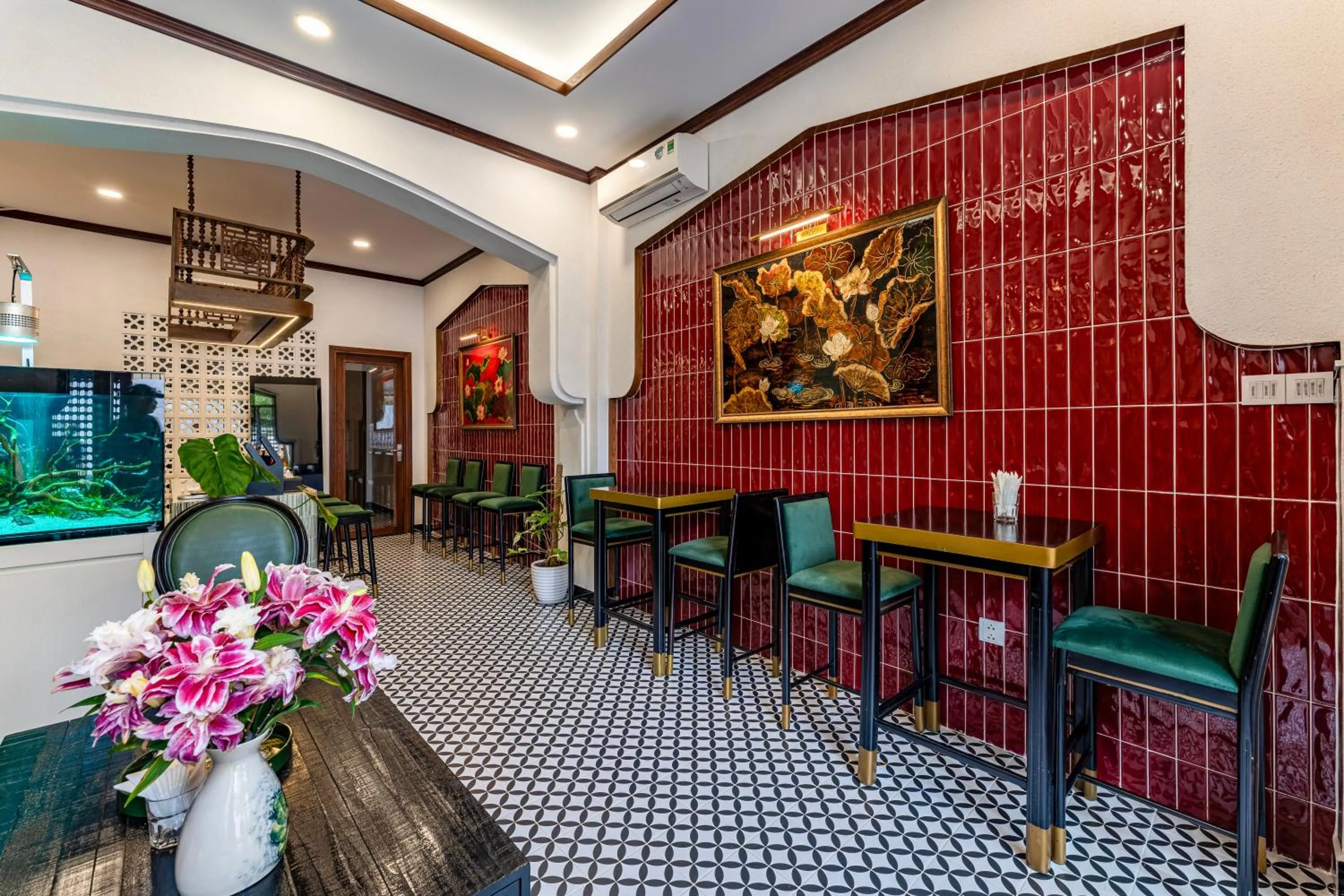 White Lotus - Heritage Hotel