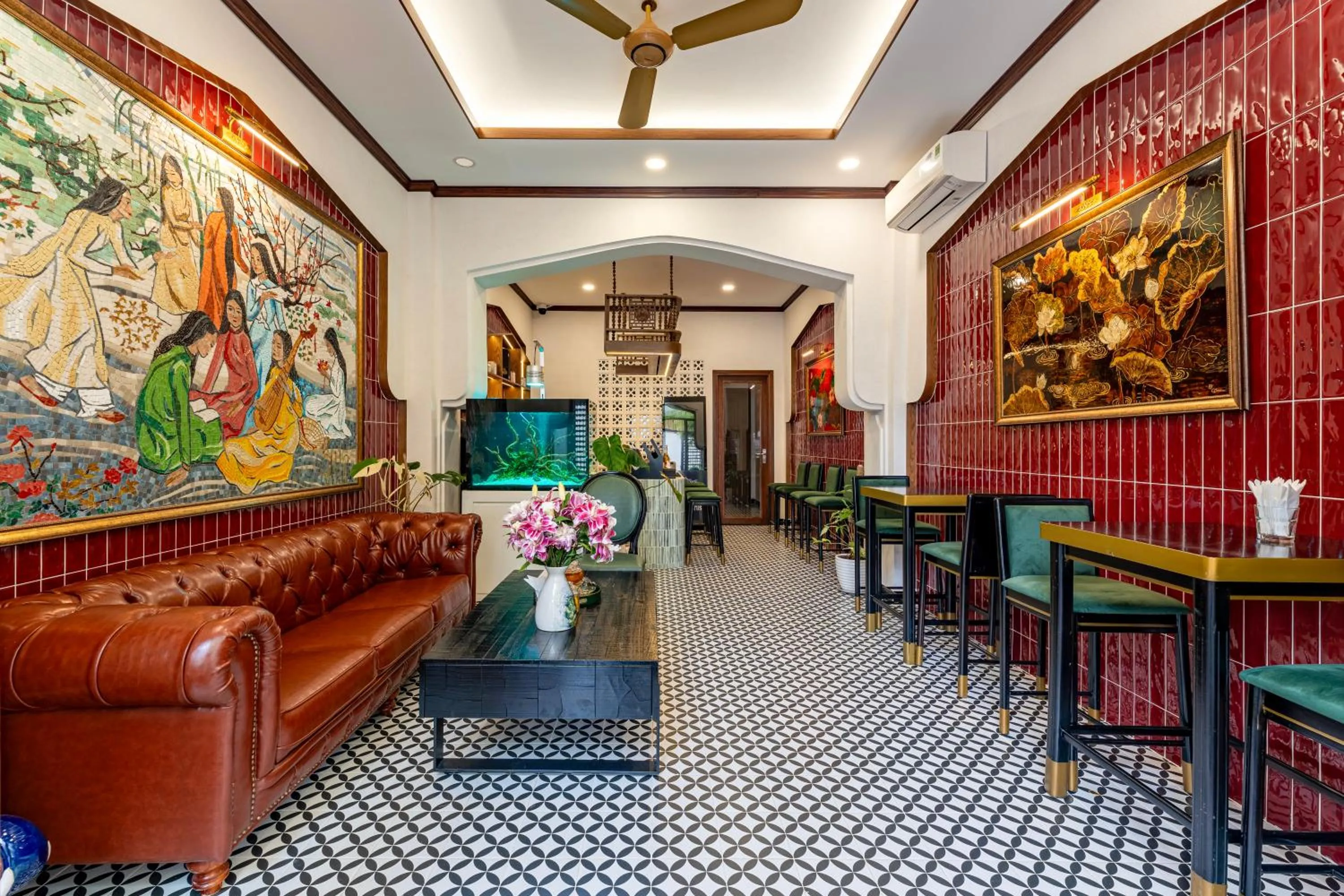 White Lotus - Heritage Hotel