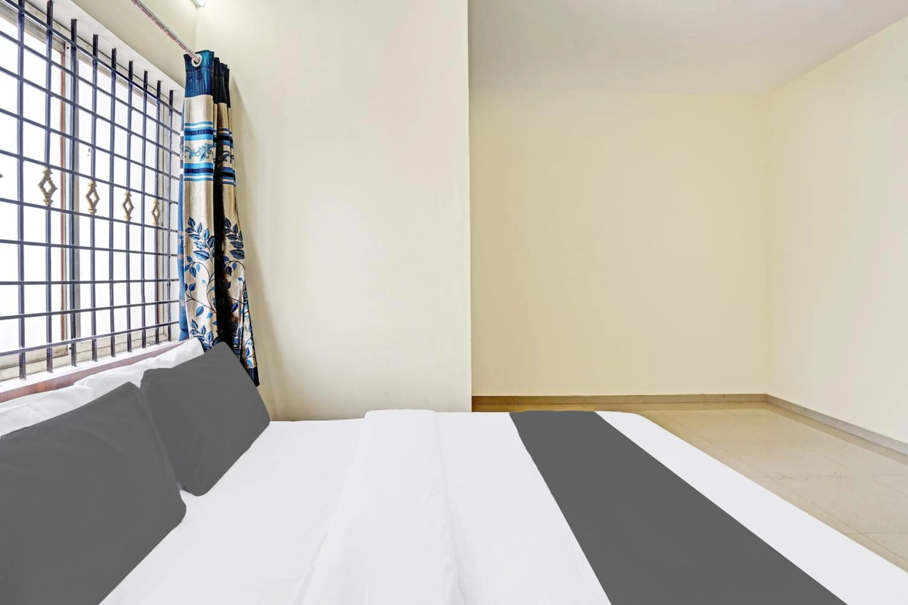 Bedroom, Bed in Super Hotel O SV LODGE