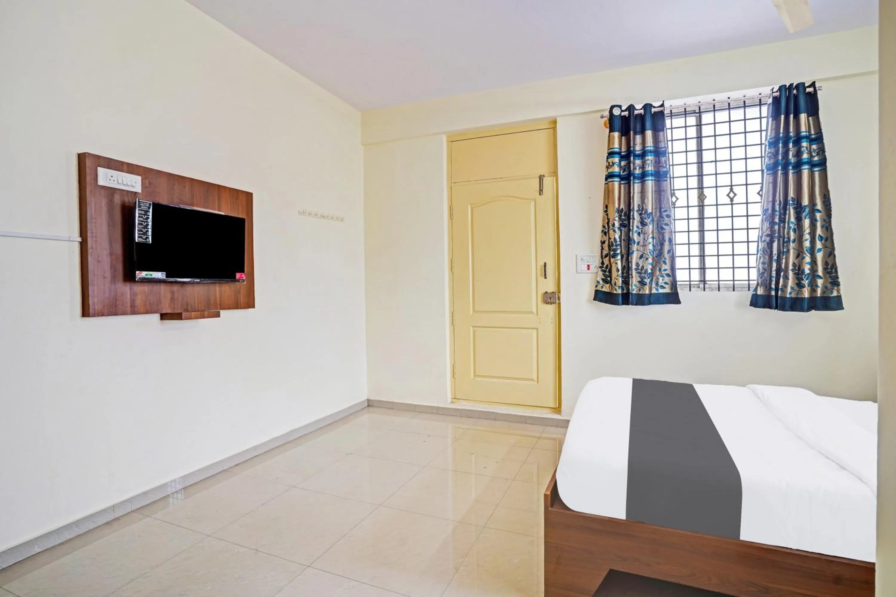 Bedroom, Bed in Super Hotel O SV LODGE