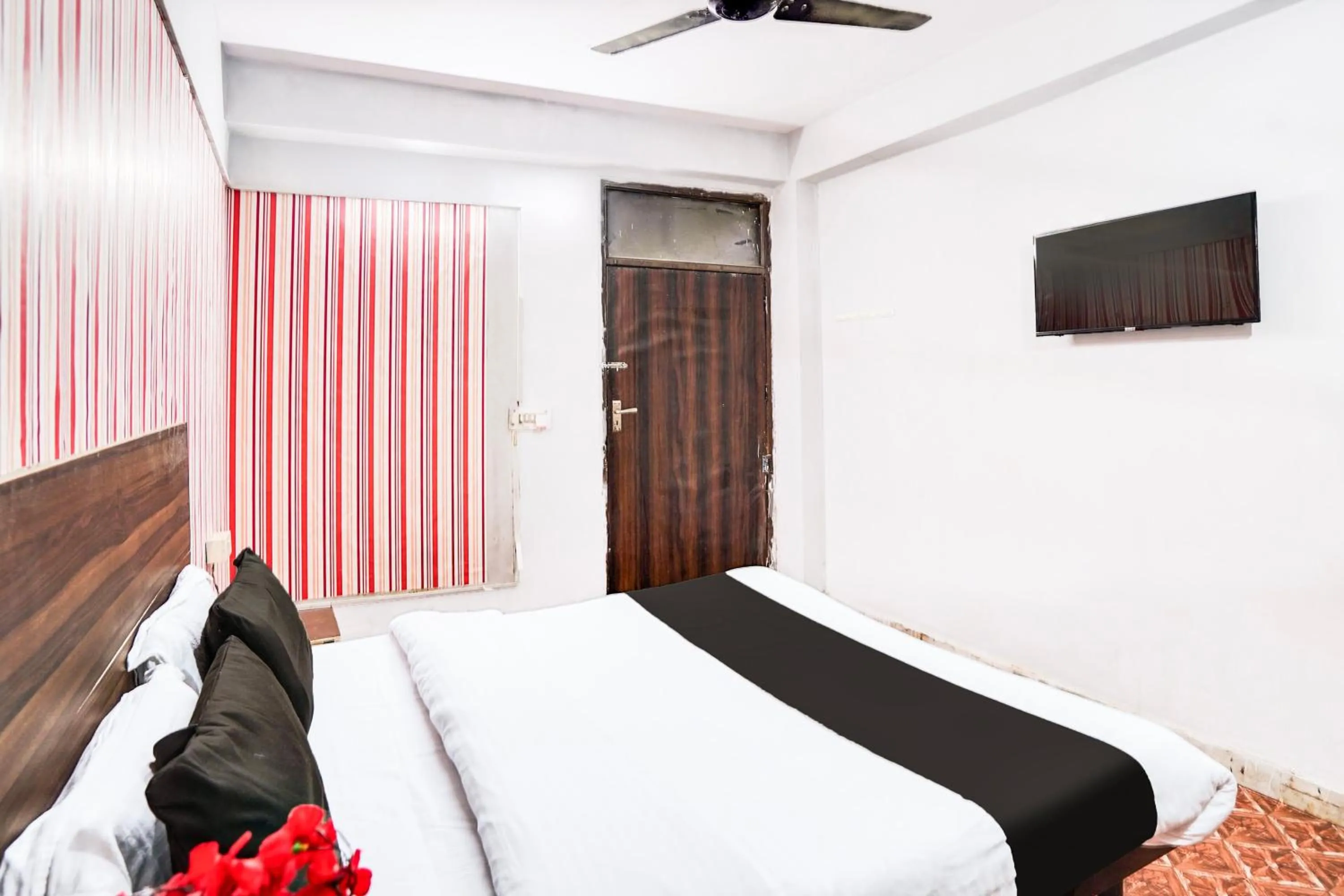 Bedroom, Bed in HOTEL O ELITE STAY