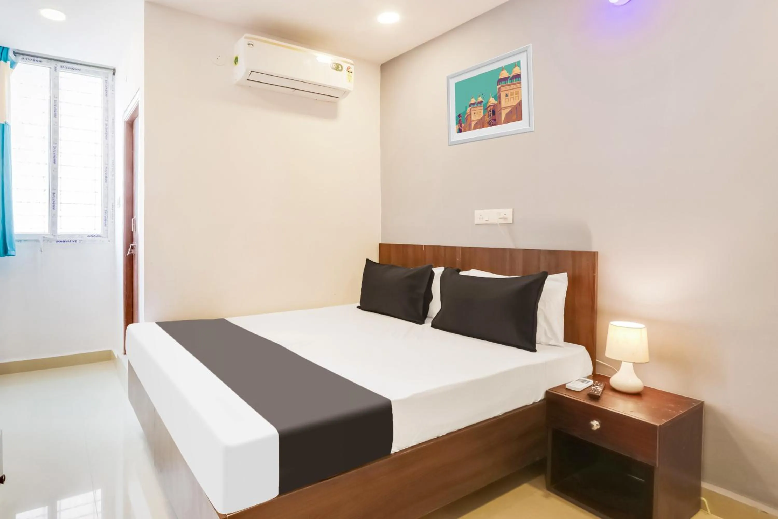 Bedroom, Bed in Hotel O by OYO Siri Inn guest house