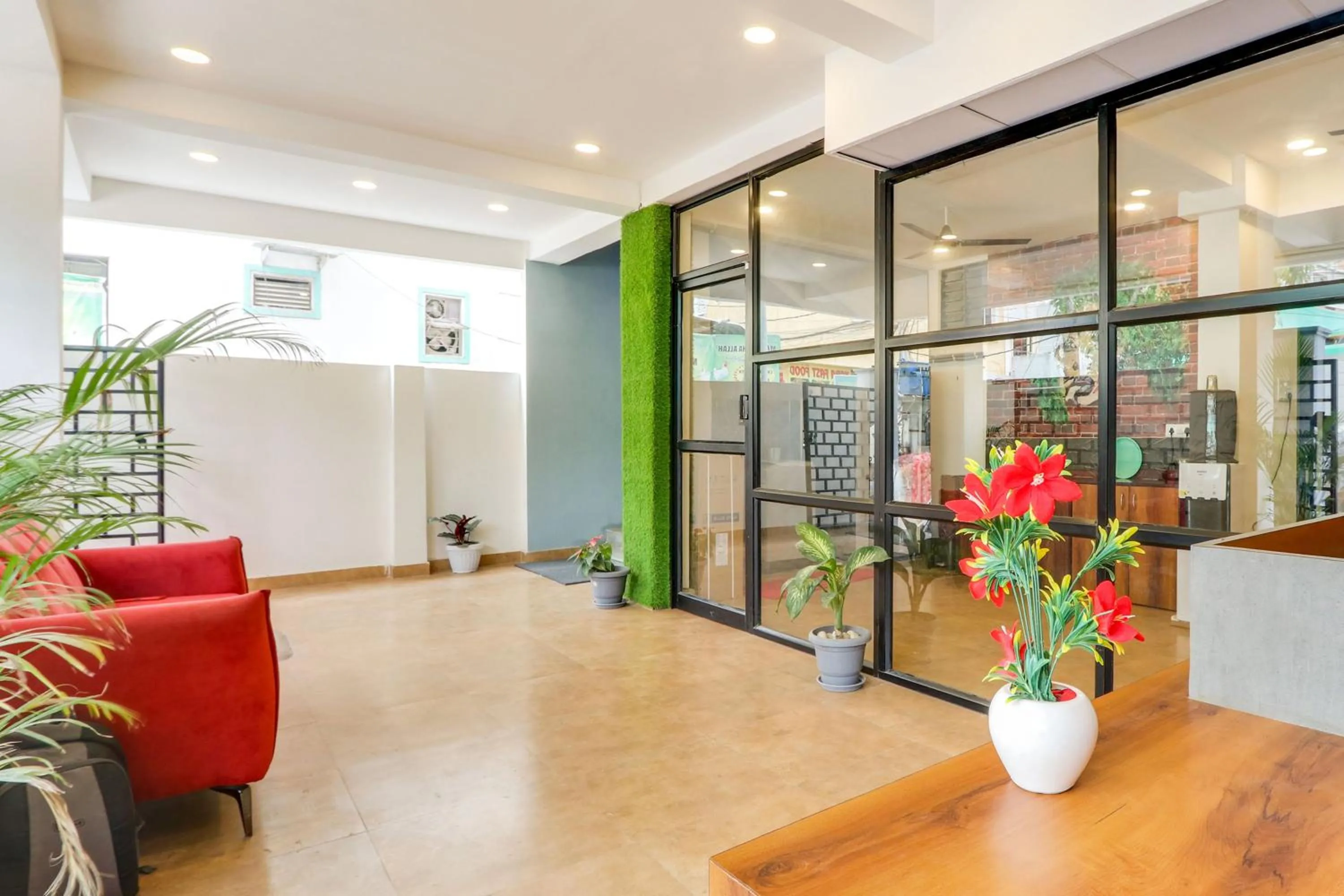 Lobby or reception in Hotel O by OYO Siri Inn guest house