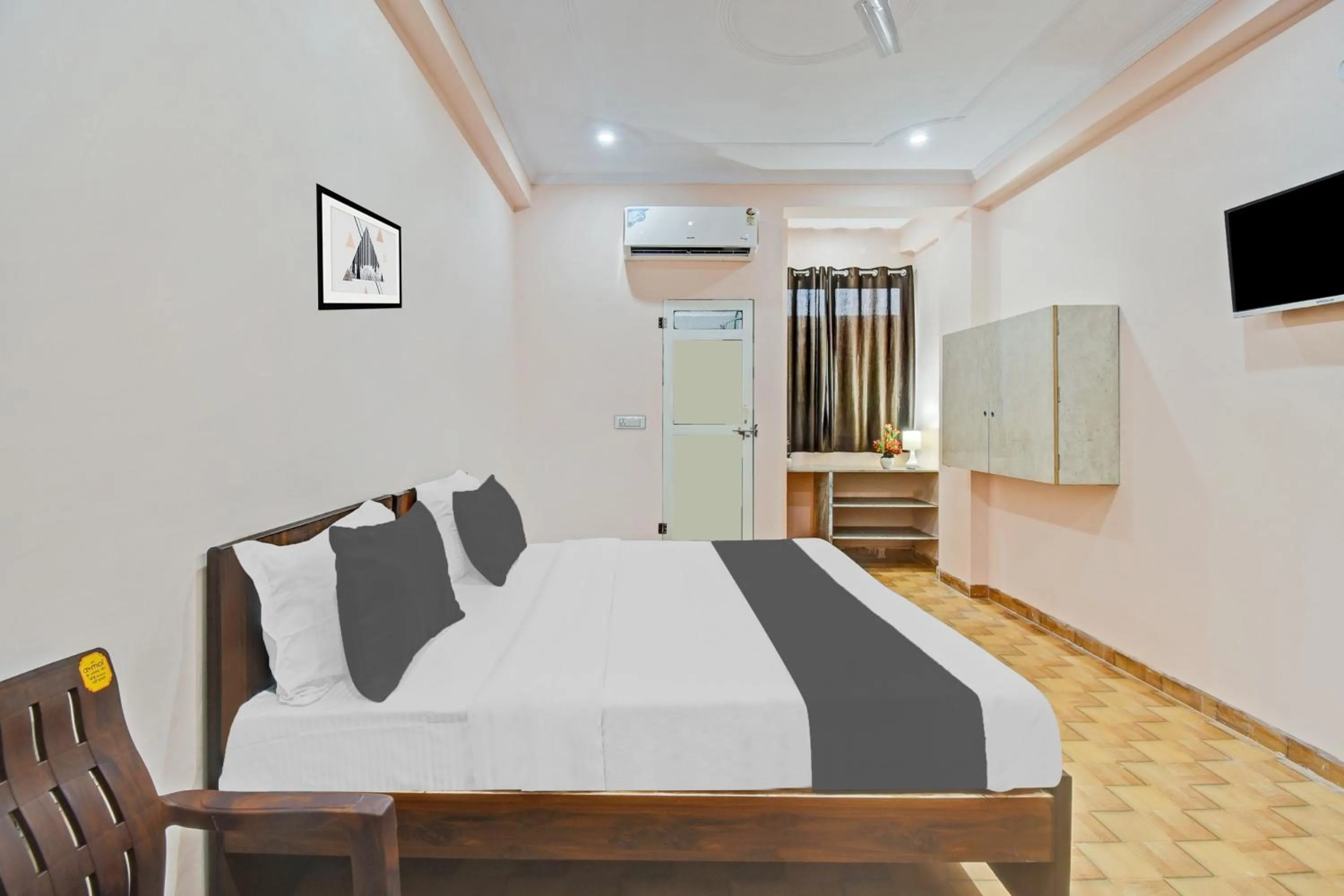 Bedroom, Bed in Hotel O HRD Guest House & Homestay