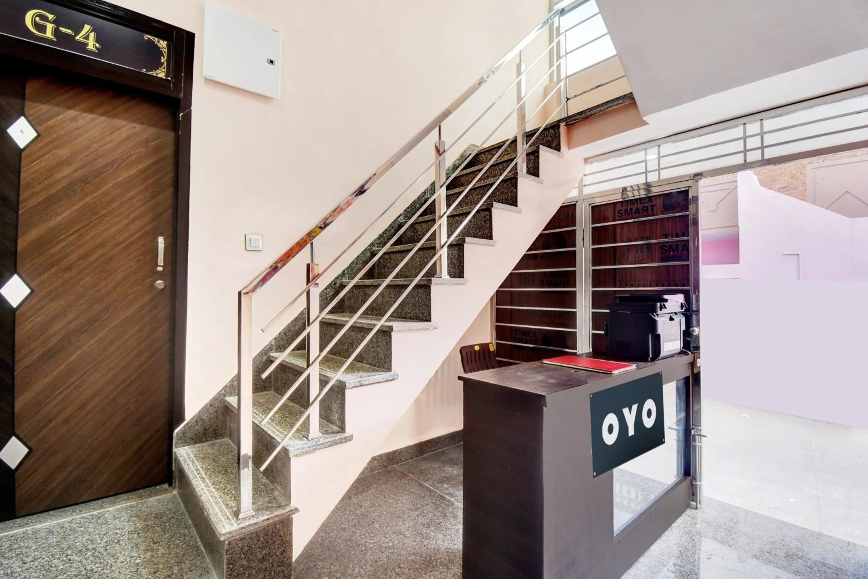 Lobby or reception in Hotel O HRD Guest House & Homestay