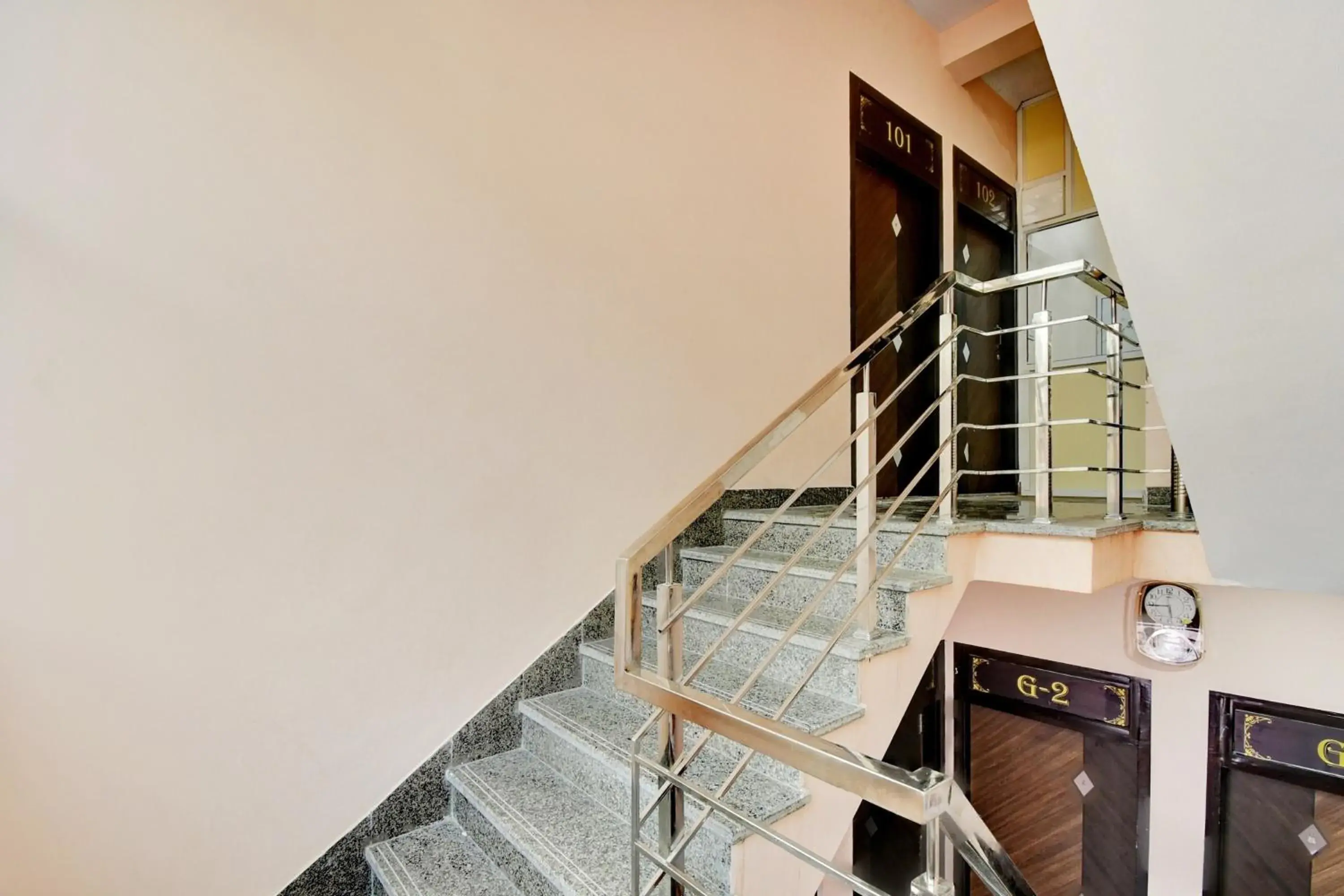 Lobby or reception in Hotel O HRD Guest House & Homestay Lobby or reception in Hotel O HRD Guest House & Homestay