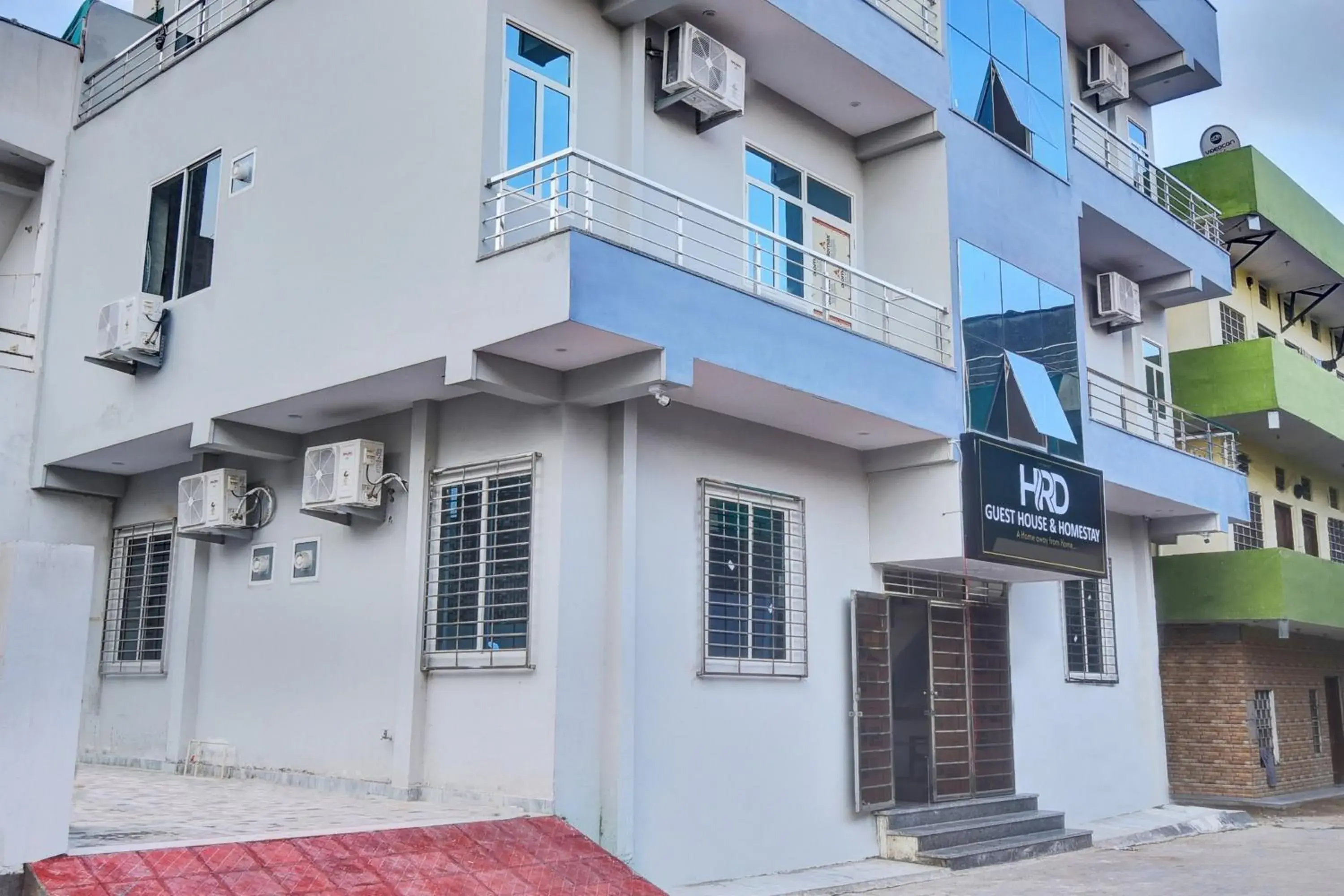 Facade/entrance in Hotel O HRD Guest House & Homestay Facade/entrance in Hotel O HRD Guest House & Homestay