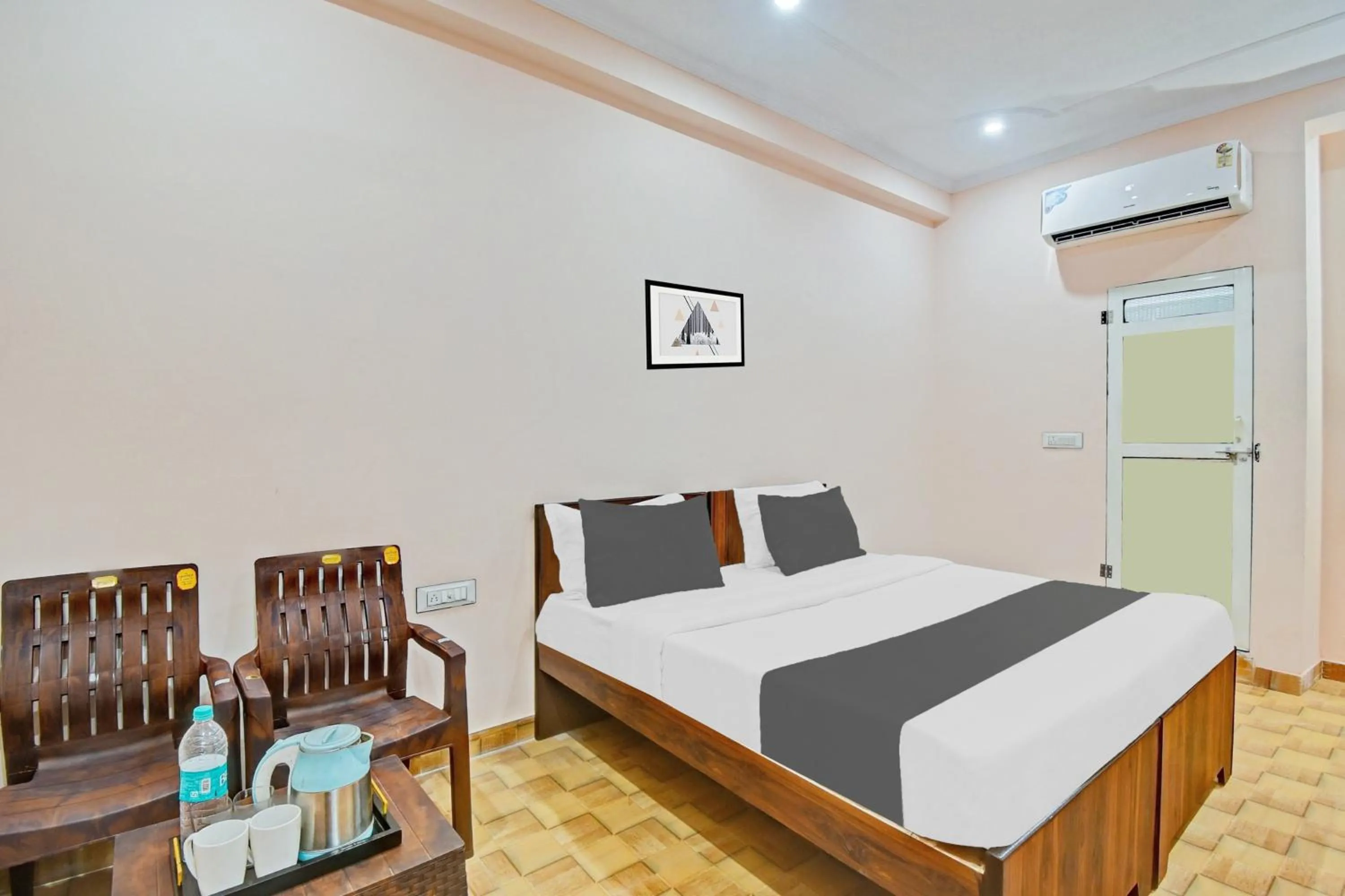 Bedroom, Bed in Hotel O HRD Guest House & Homestay