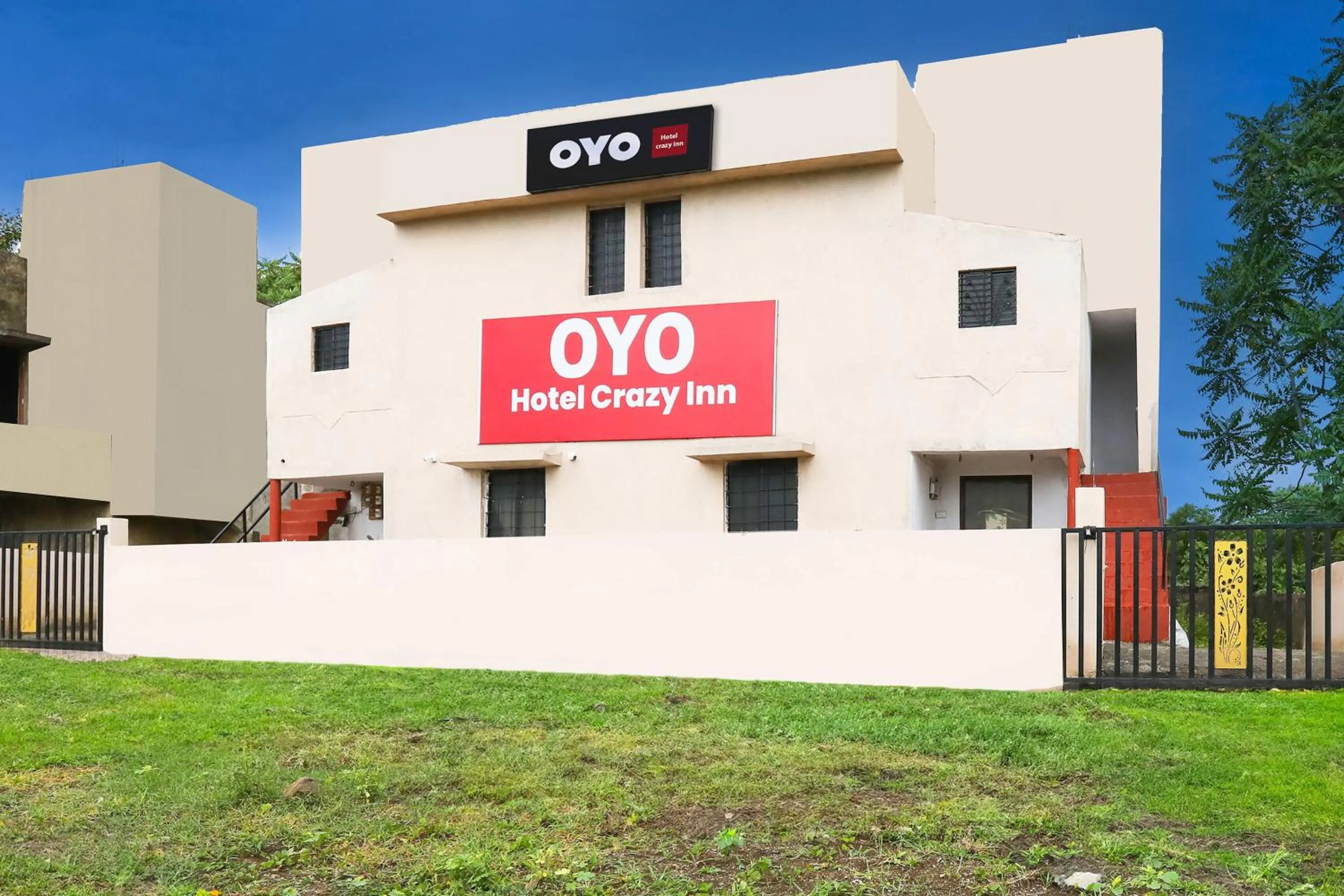 Facade/entrance in Hotel O HOME Hotel Crazy Inn