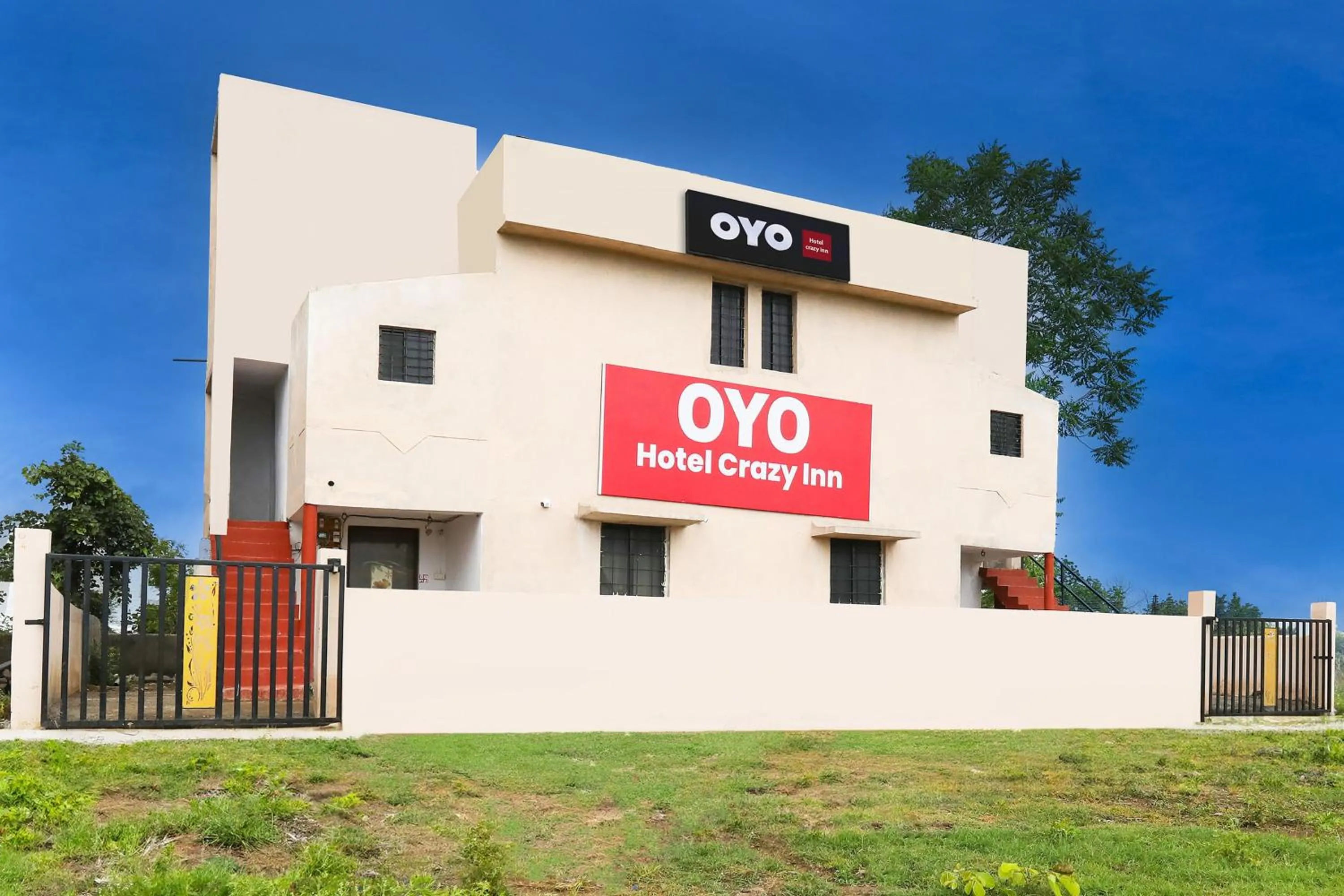 Facade/entrance in Hotel O HOME Hotel Crazy Inn