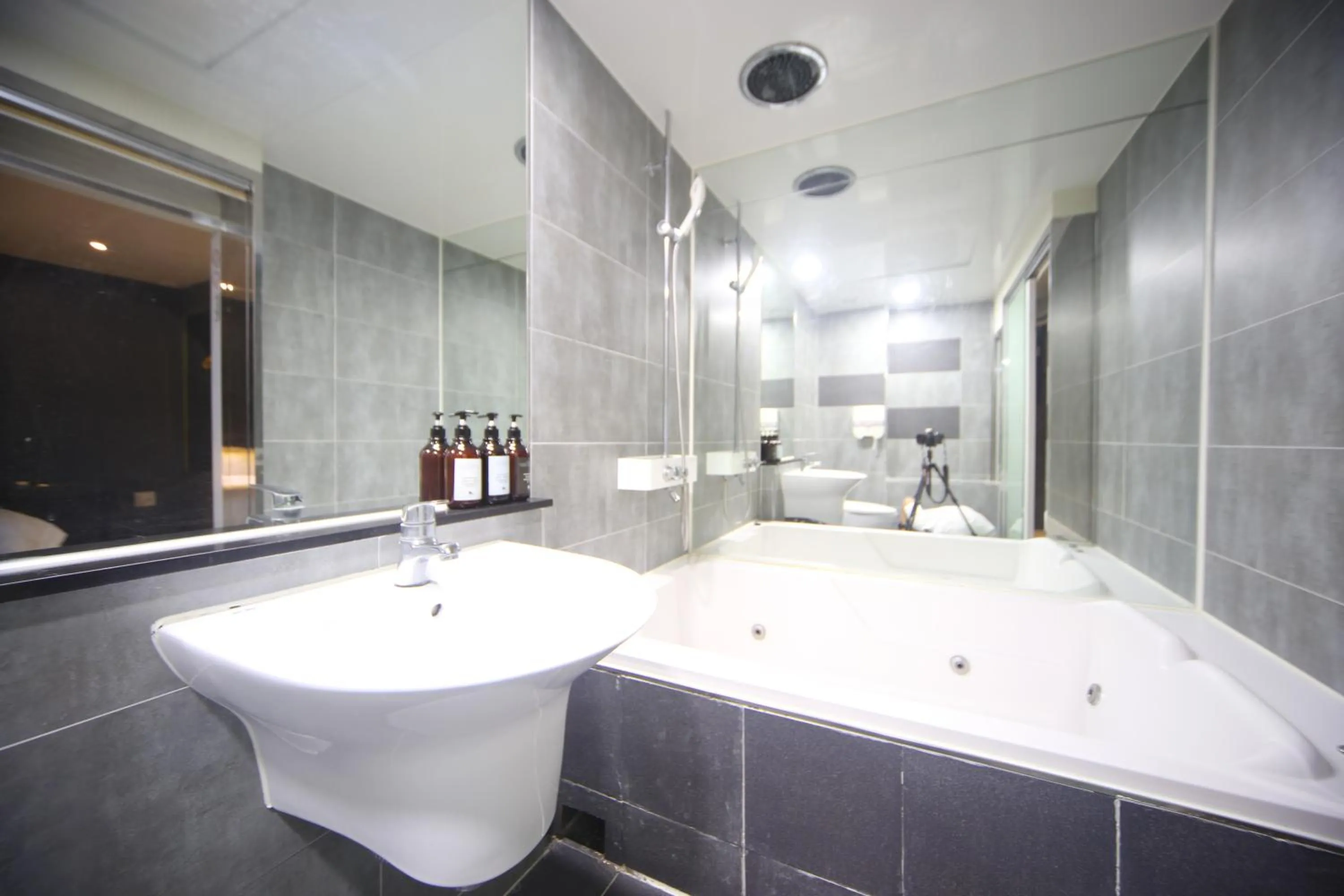 Songjeong Coco Hotel