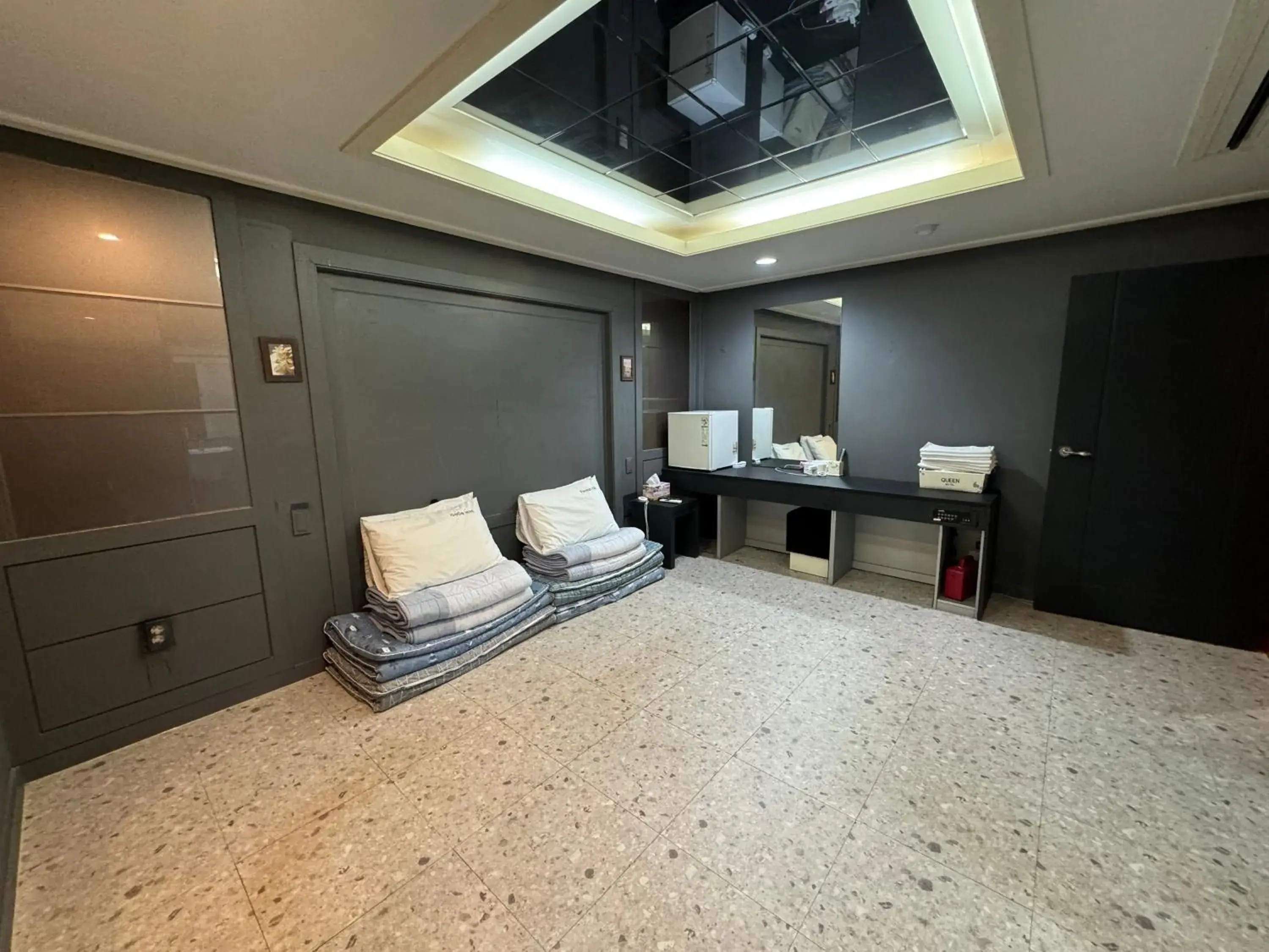 Bed in Songjeong Coco Hotel Bed in Songjeong Coco Hotel