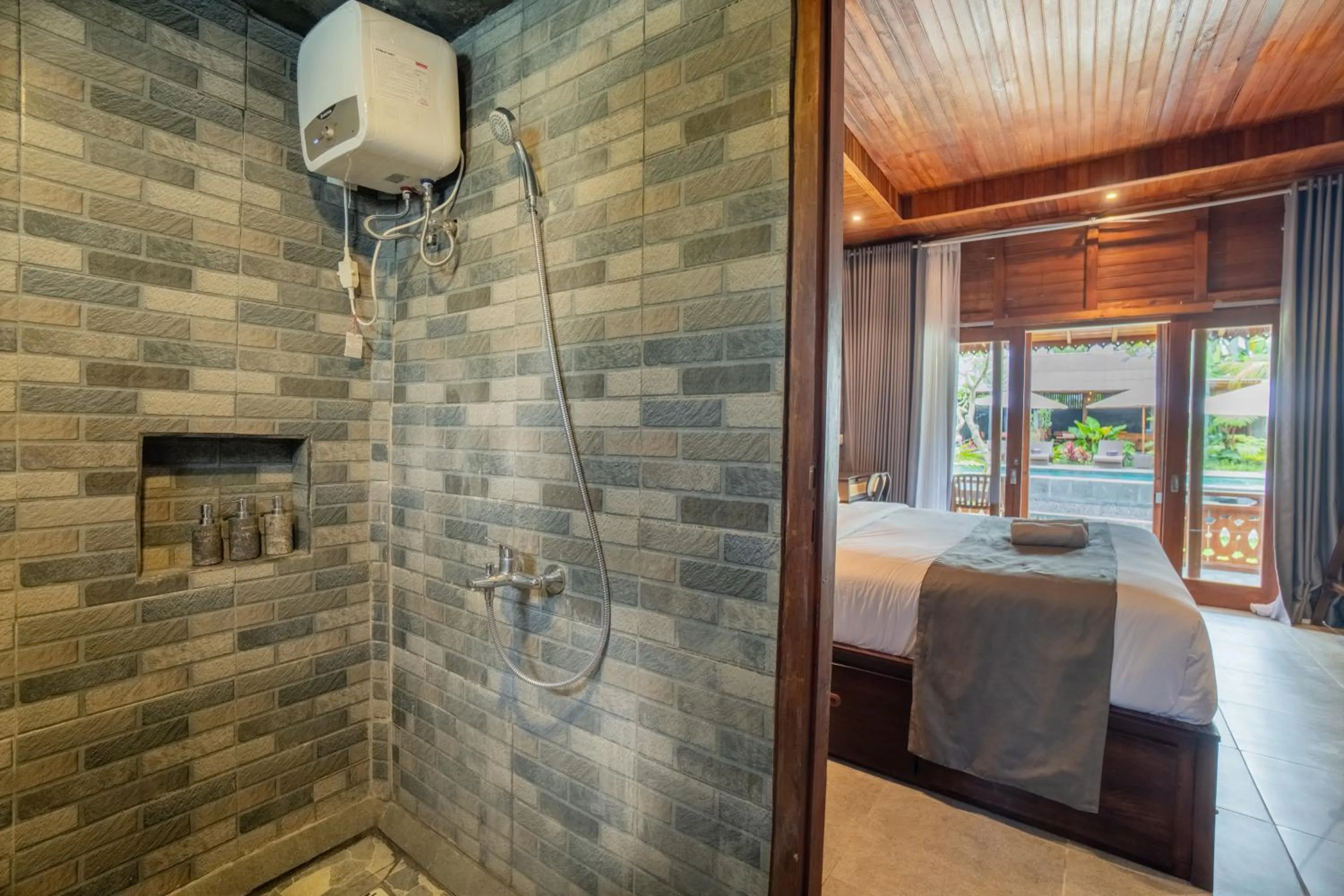 Shower in Puri Kurnia Ayu