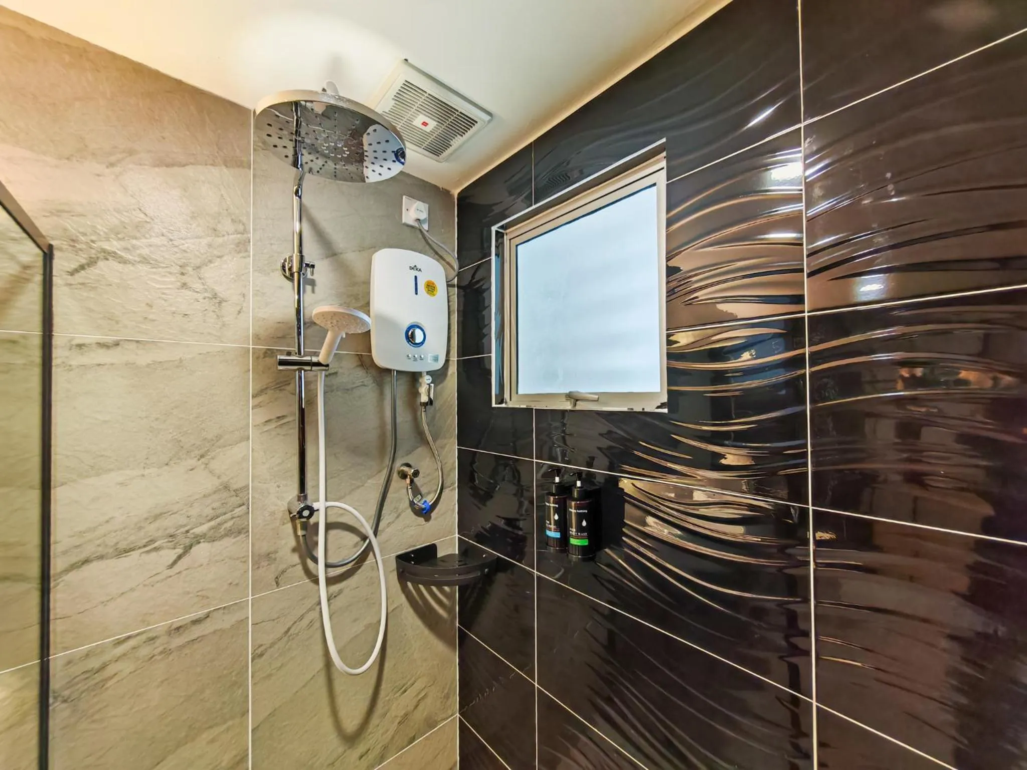 Shower in Merits Hotel Cameron Highlands