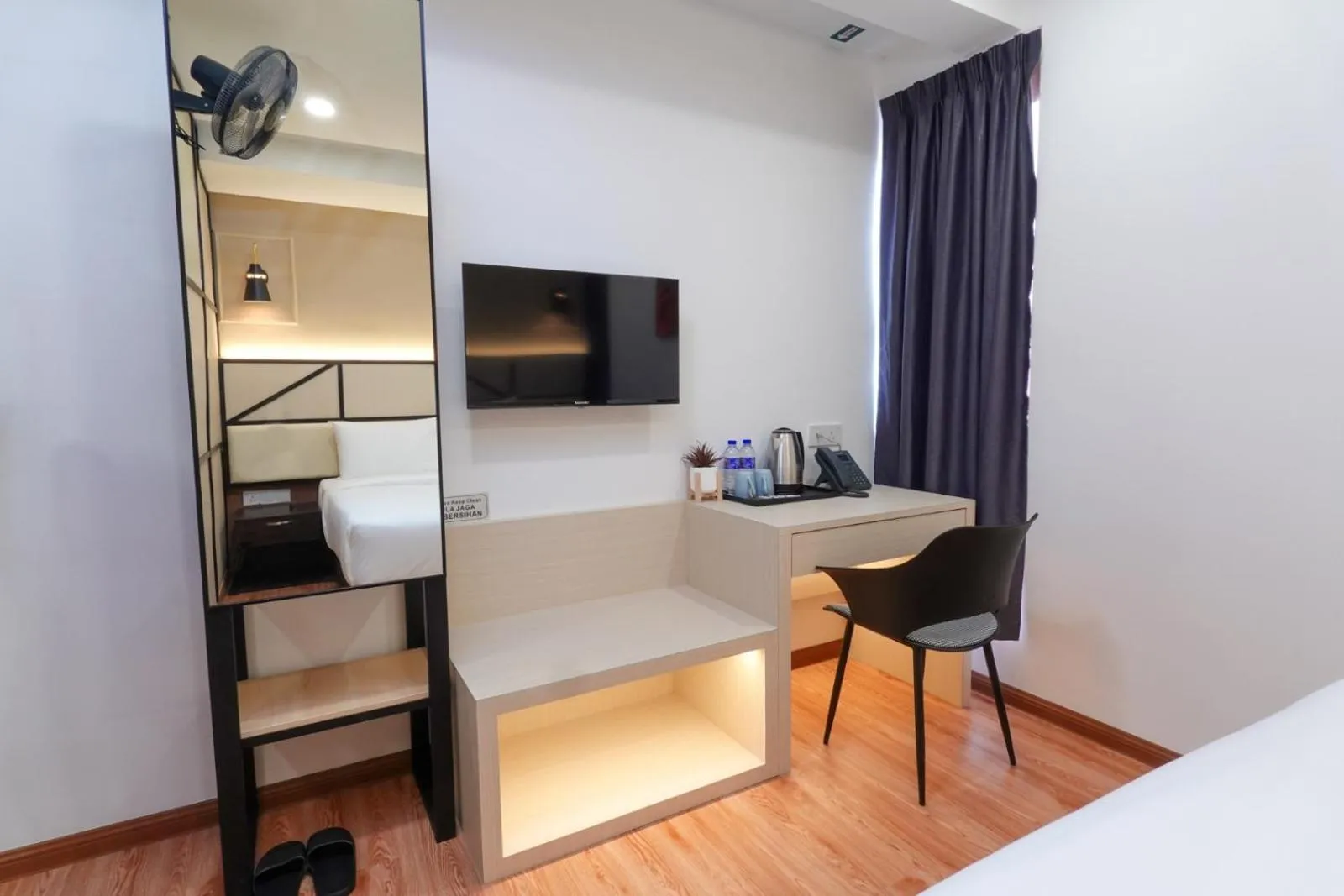 TV and multimedia, Bed in Merits Hotel Cameron Highlands