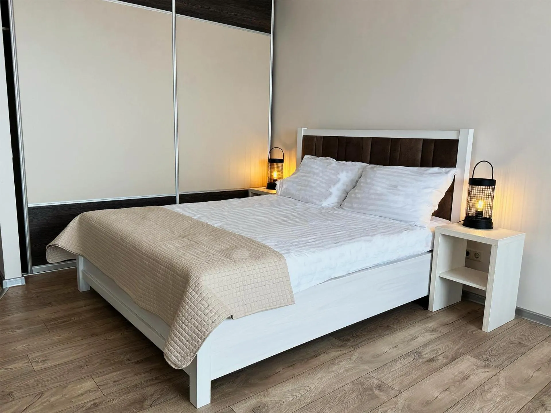 Alejas Apartments