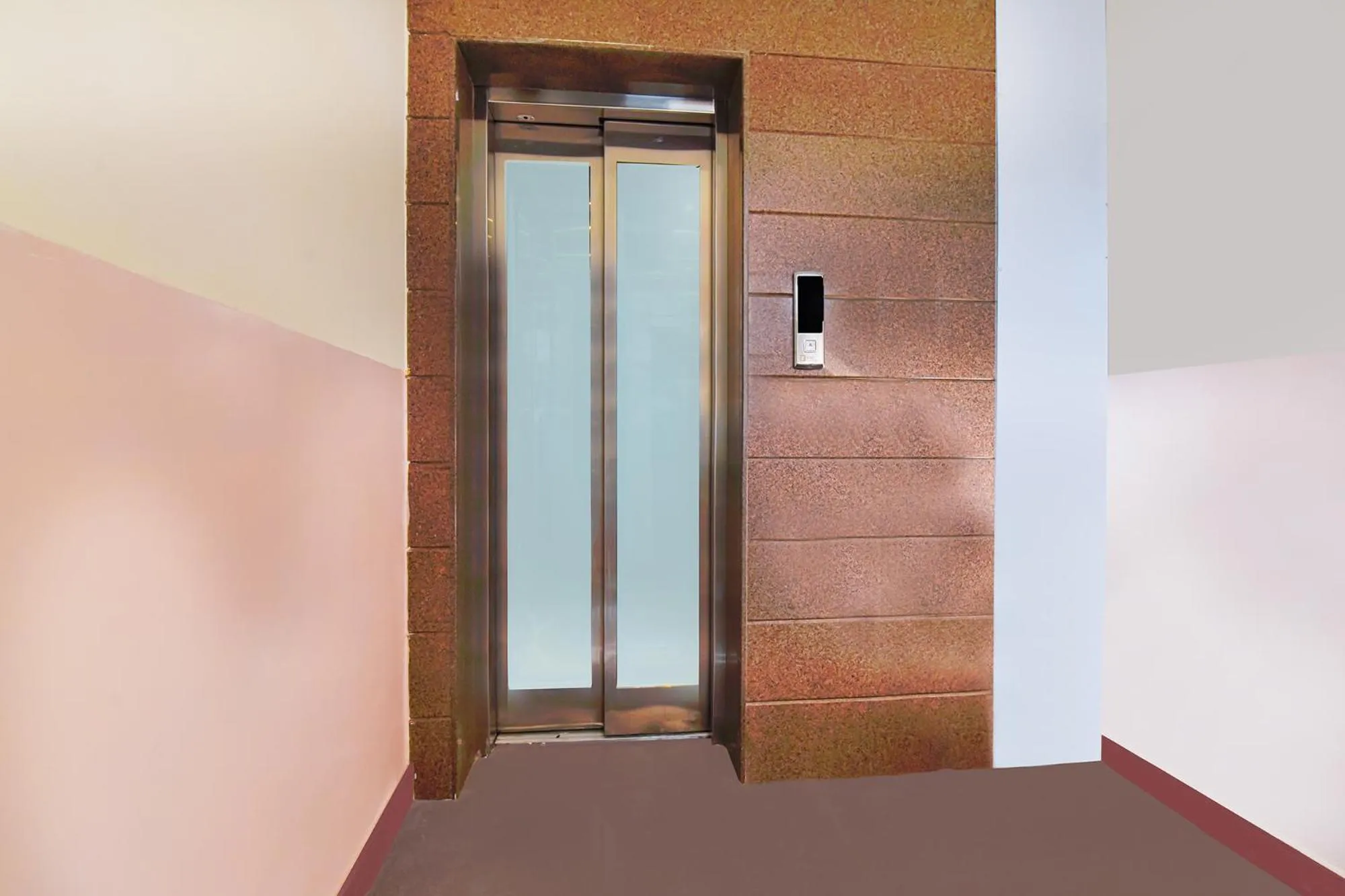 elevator in FabHotel Samrat Regency