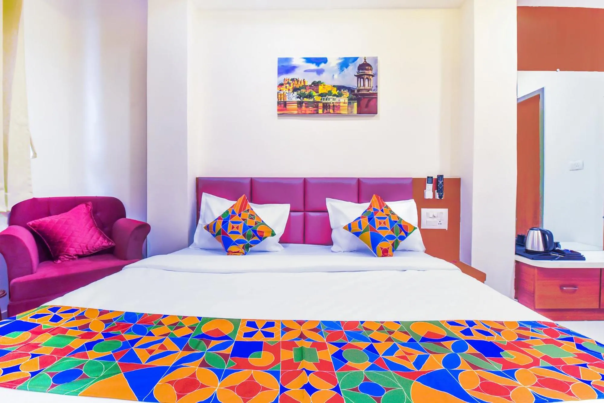 Bed in FabHotel Samrat Regency